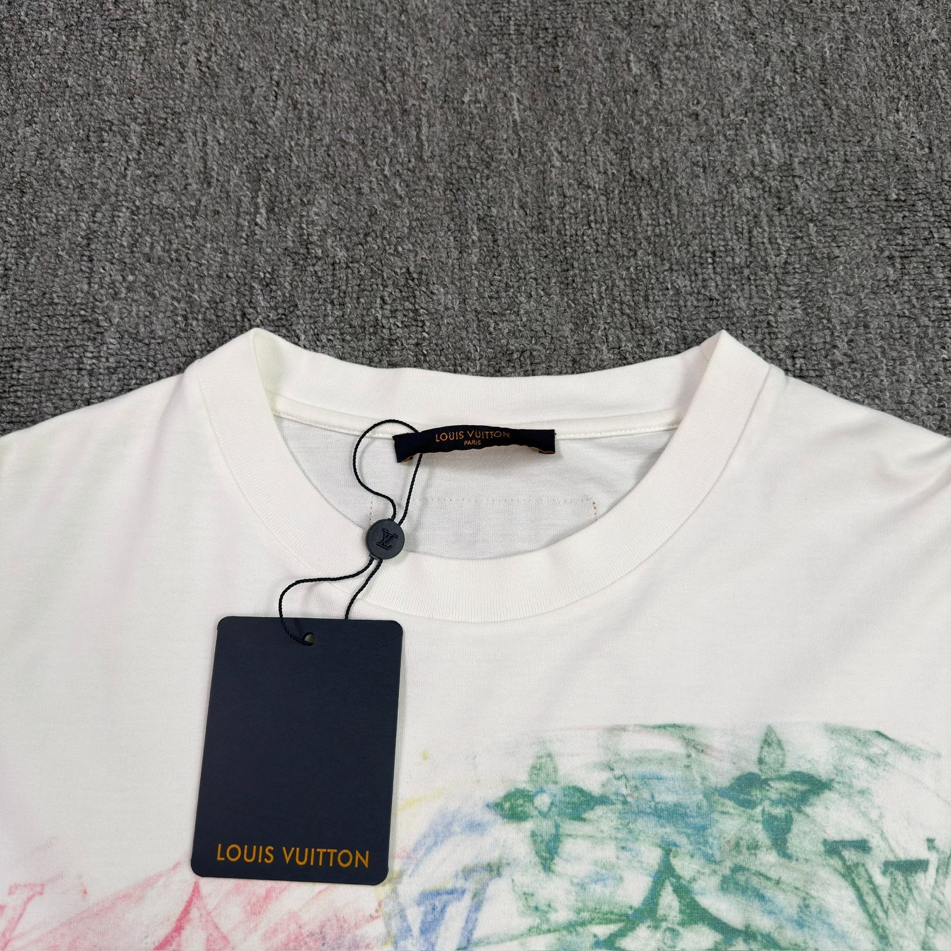 Louis Vuitton Crayon Print White T-Shirt — detail