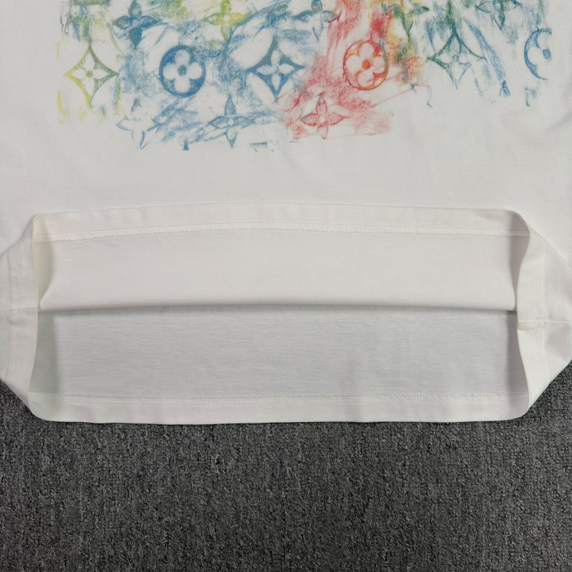 Louis Vuitton Crayon Print White T-Shirt — label