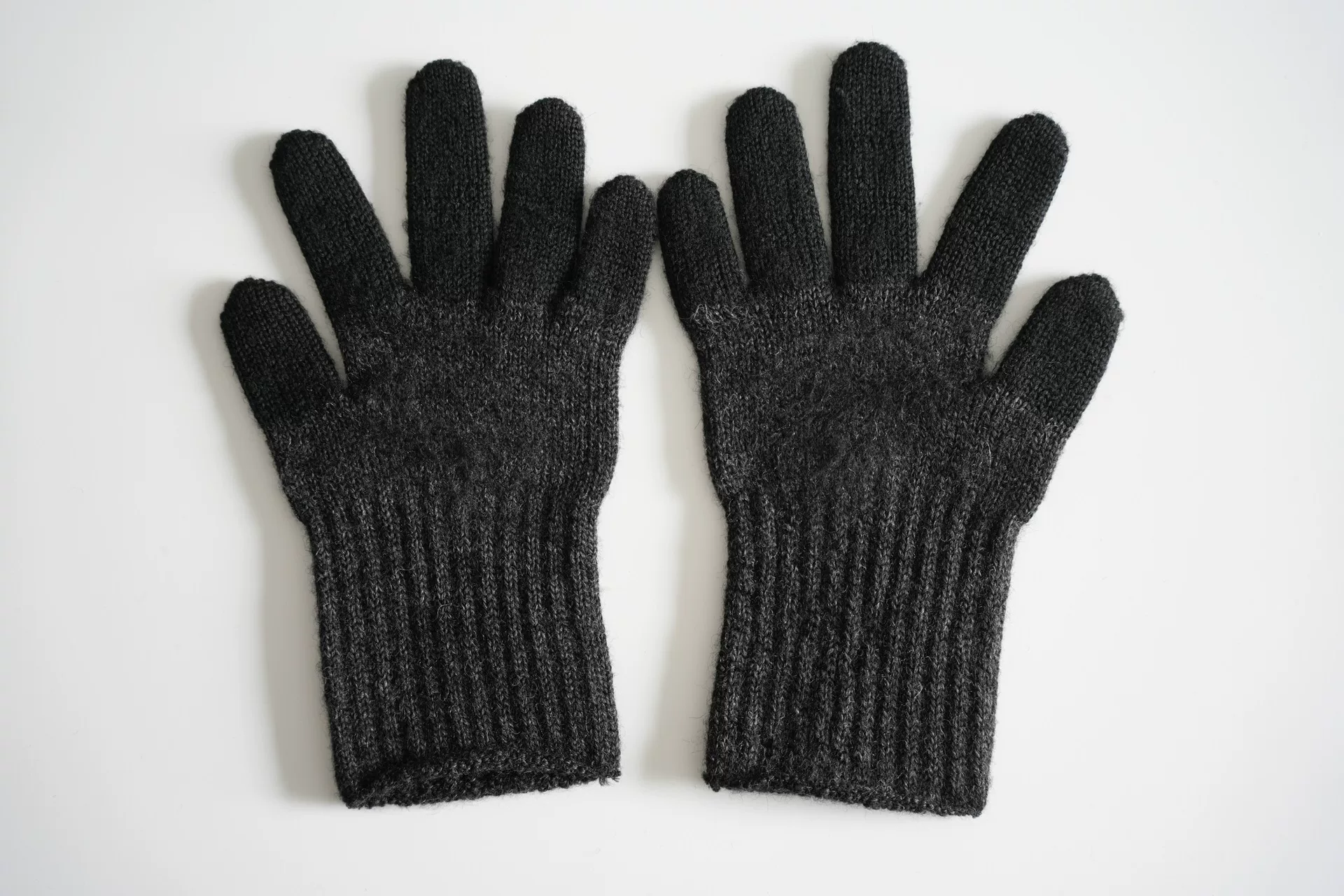 Yohji Yamamoto 17AW Signature Gloves — detail