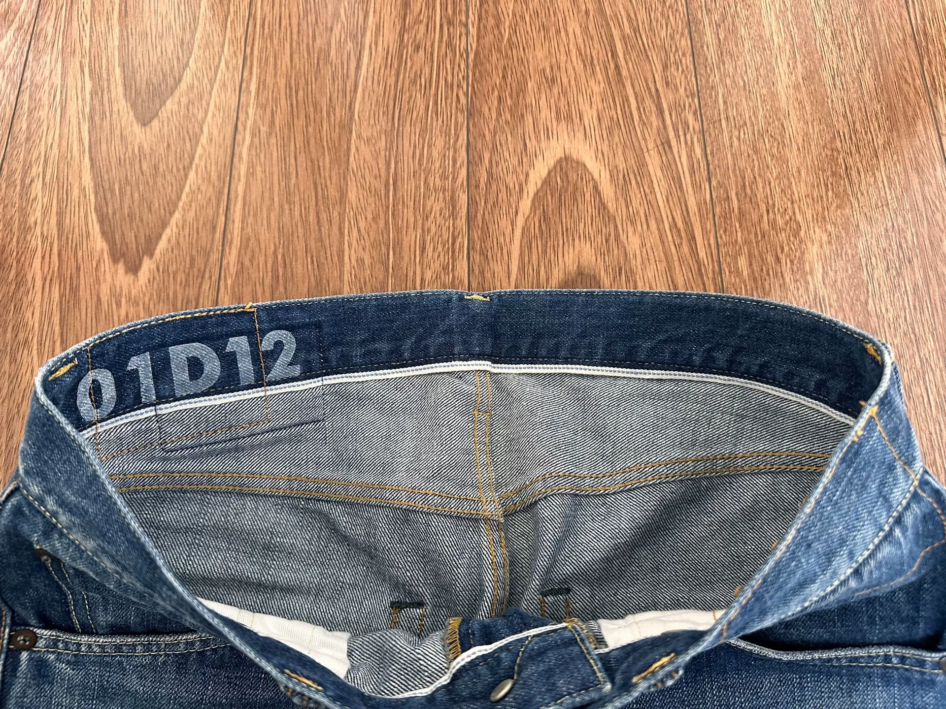 VISVIM SOCIAL SCULPTURE DAMAGED-12 D12 Washed Jeans — detail