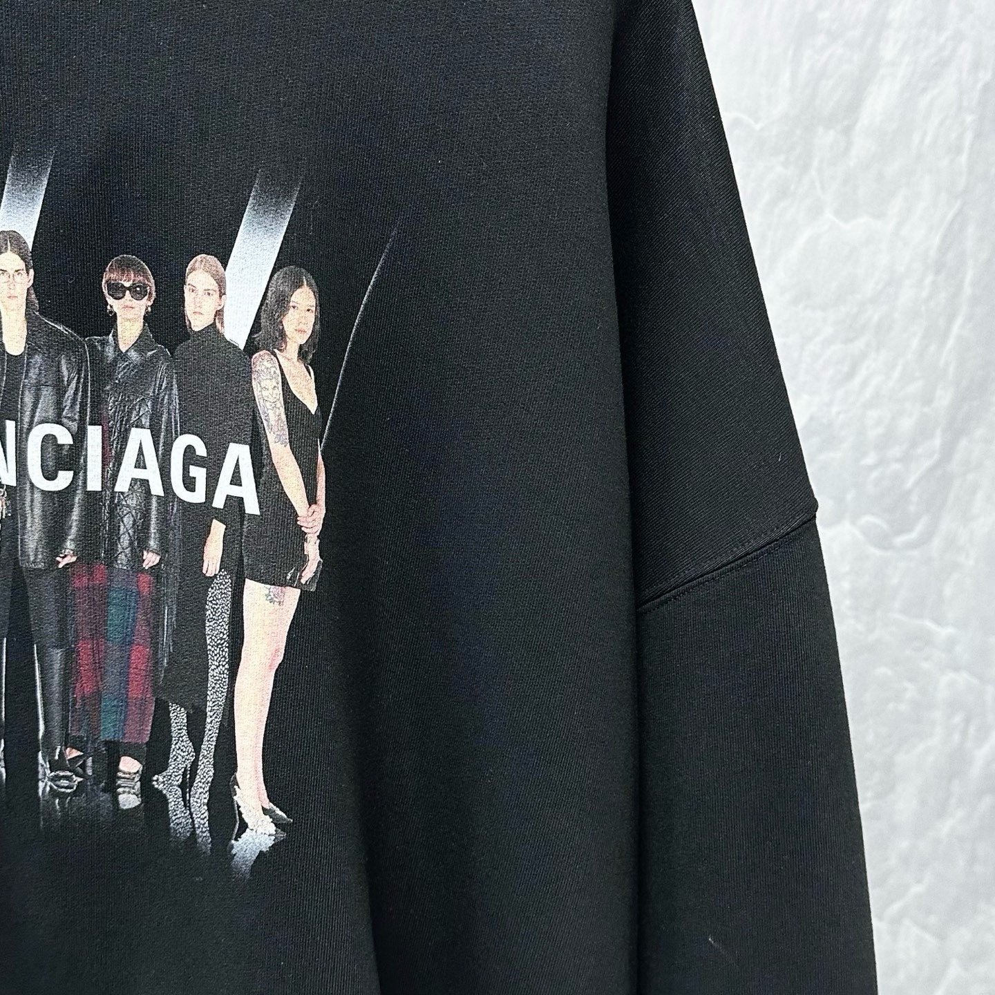Balenciaga Band Print Logo Hoodie — detail