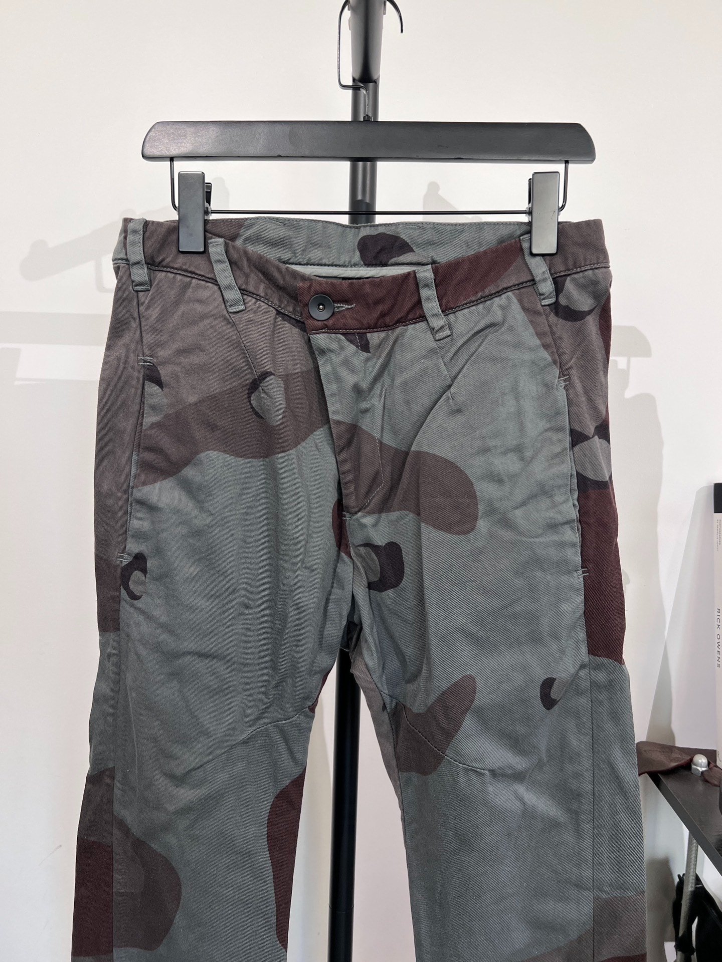 Boris Bidjan Saberi 11by bbs P2 Camo Pants — detail