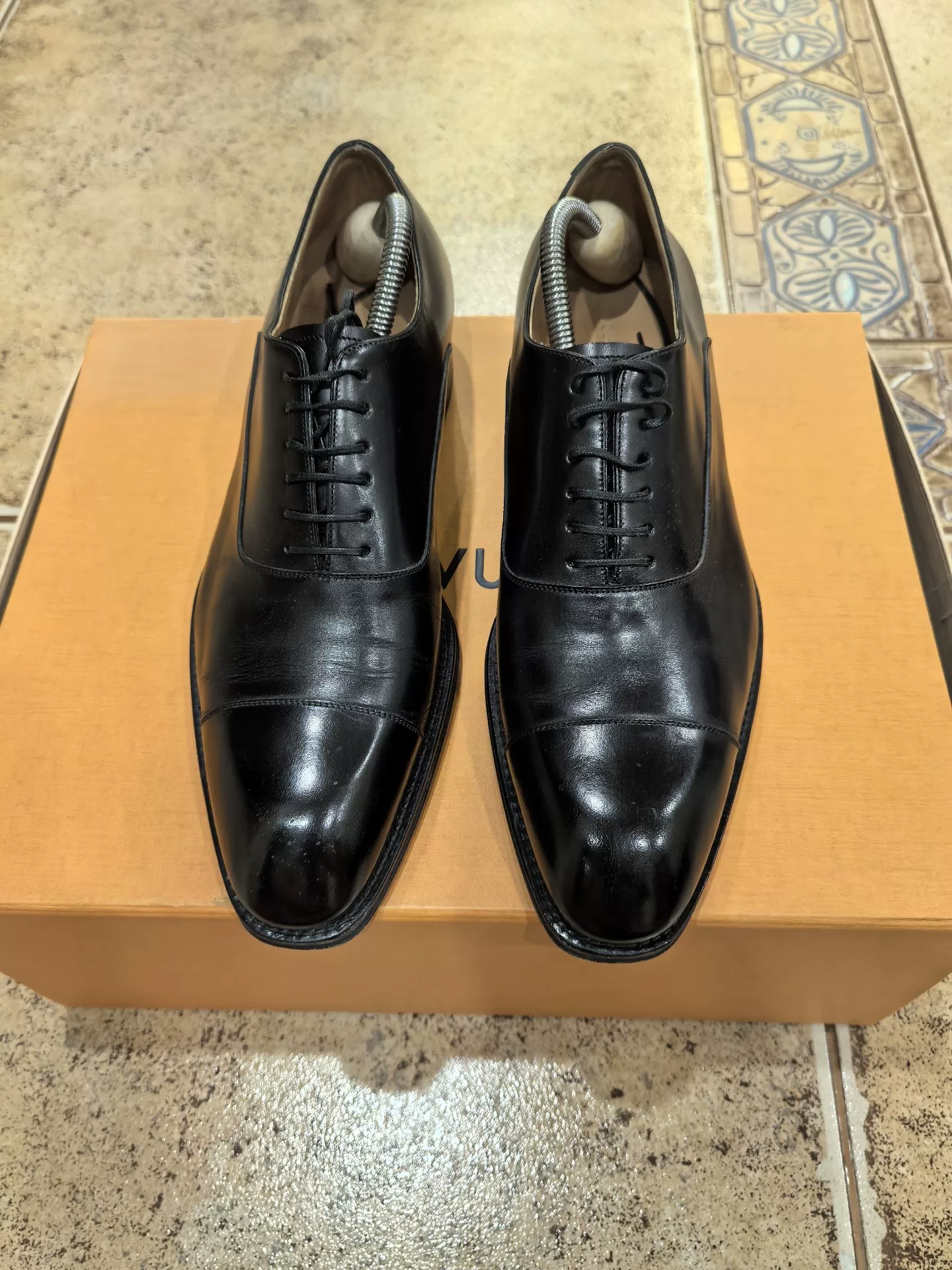 Louis Vuitton Black Leather Lace-Up Shoes — detail