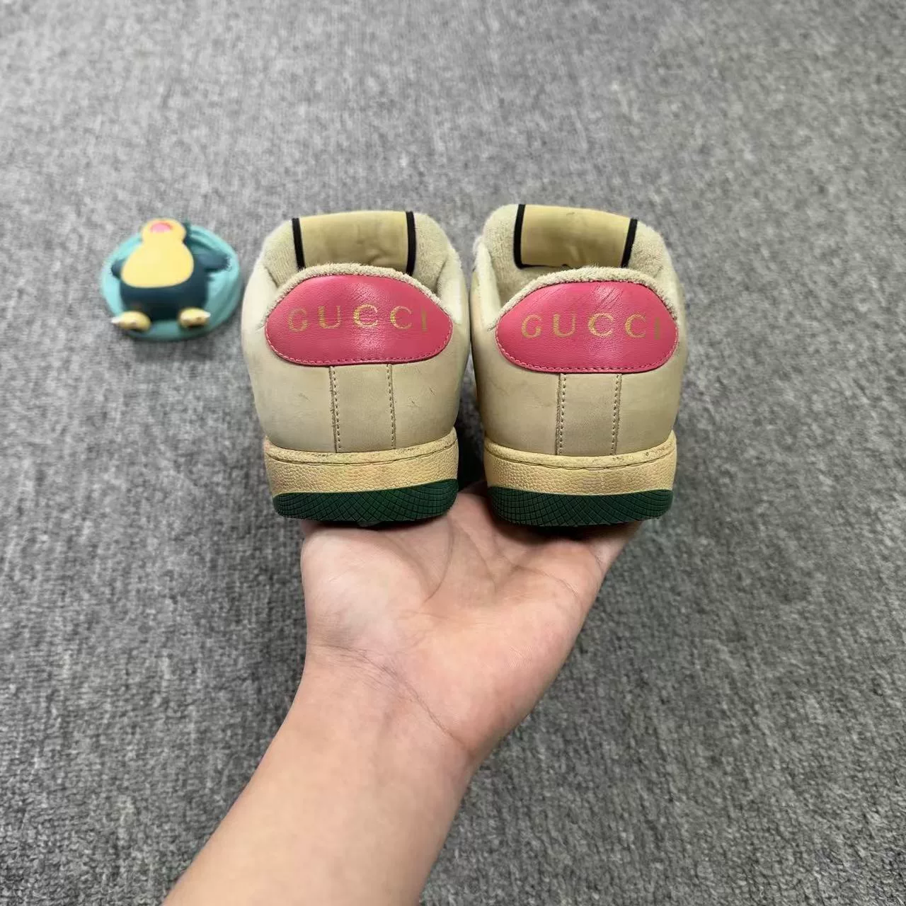 Gucci Cream Dirty Sneakers with GG — detail