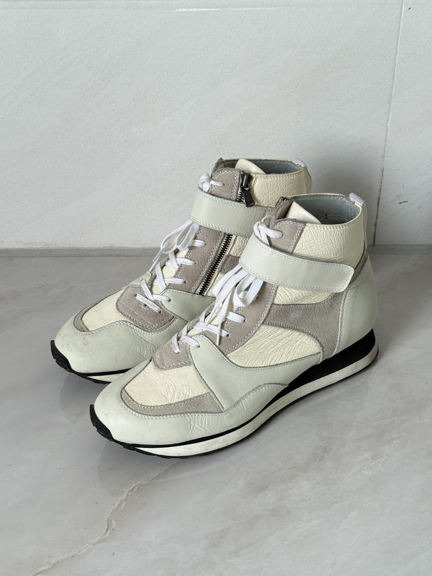 The Viridi-anne TVA High-top Sneakers — front