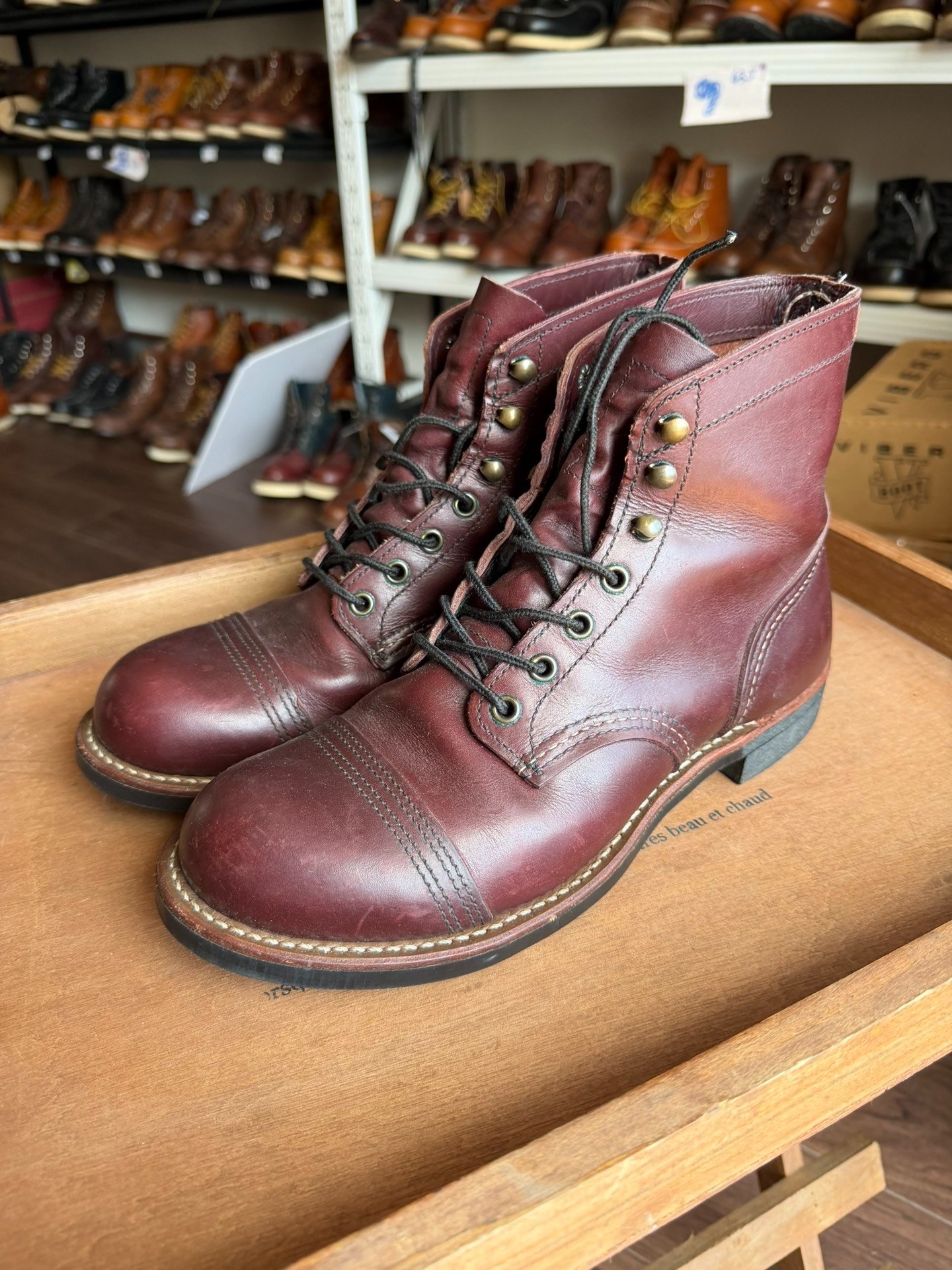 Red Wing 8119 7.5D Leather Boots