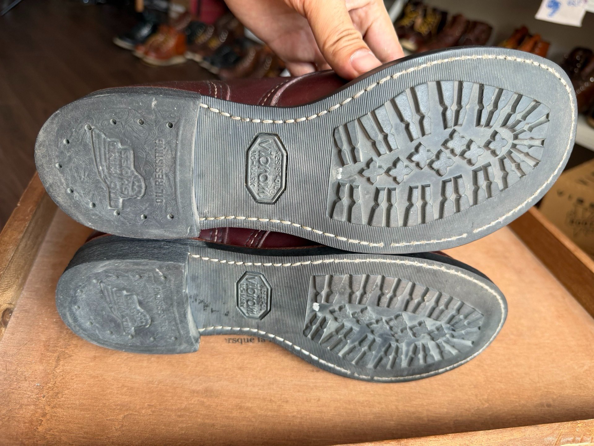 Red Wing 8119 7.5D Leather Boots — label