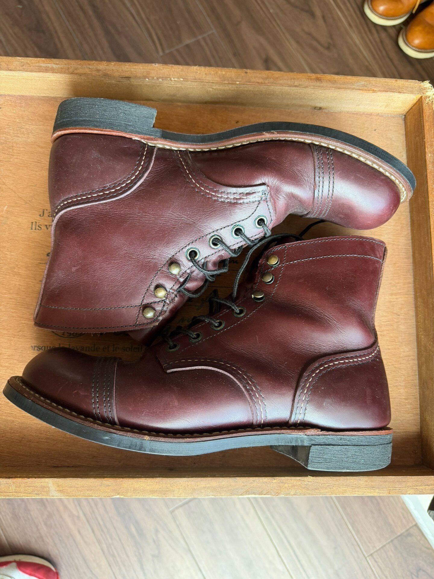 Red Wing 8119 7.5D Leather Boots — front