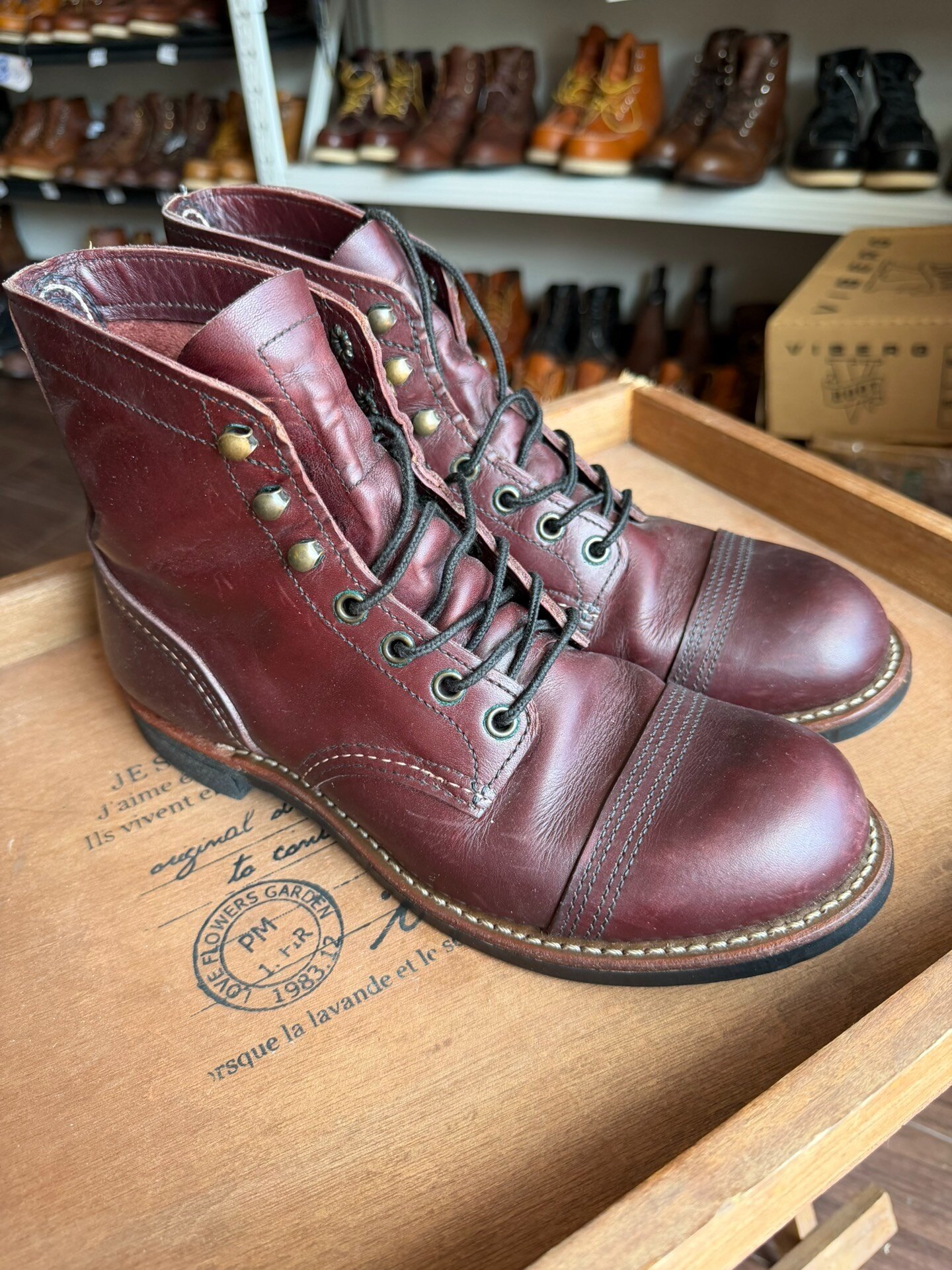 Red Wing 8119 7.5D Leather Boots — back