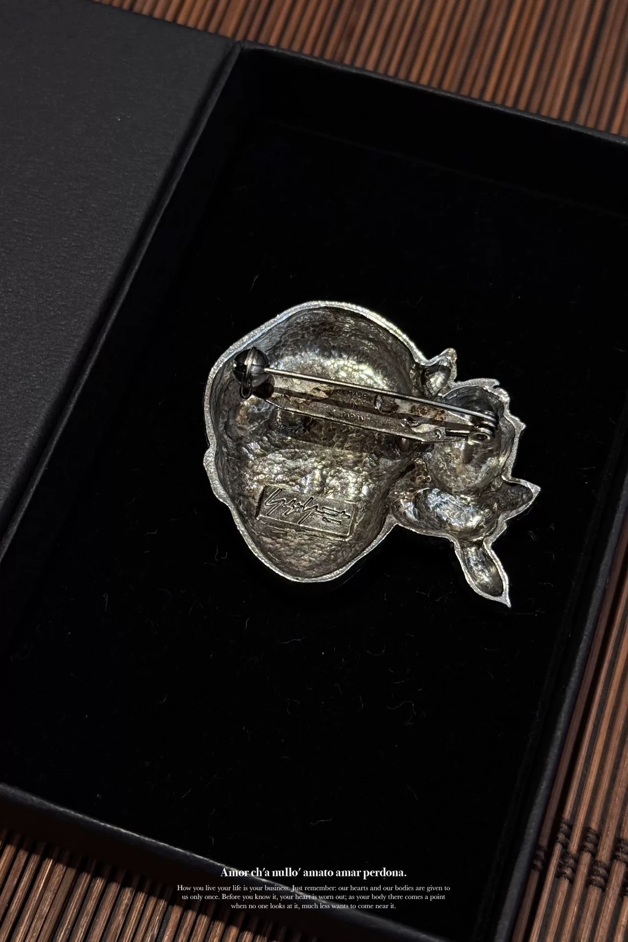 Yohji Yamamoto 2019ss Floral Face Brooch — back