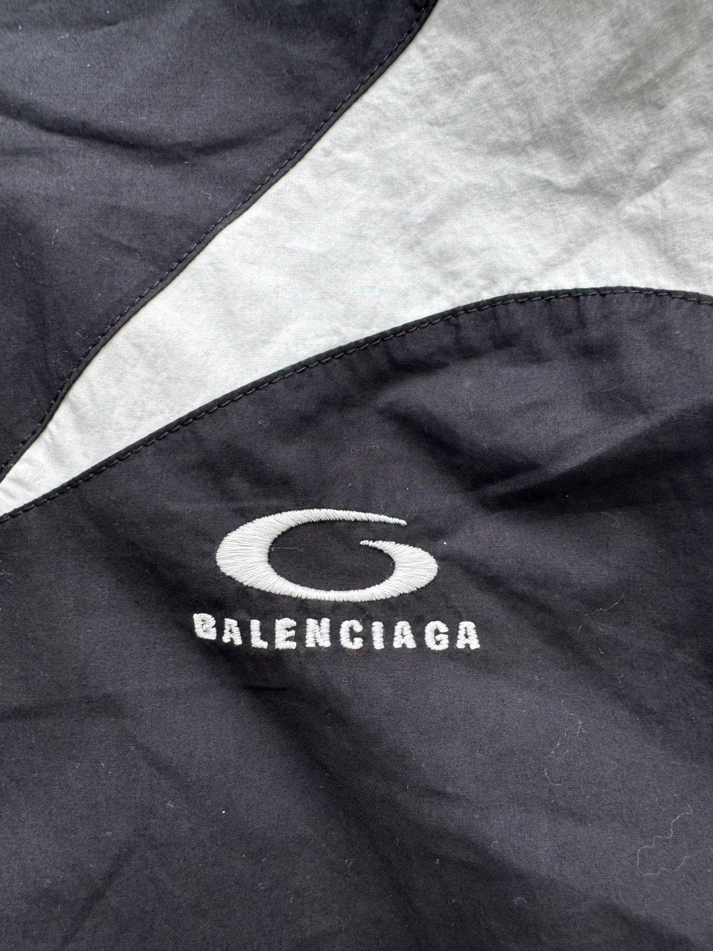 Balenciaga Large Circle Logo Sport Jacket — detail