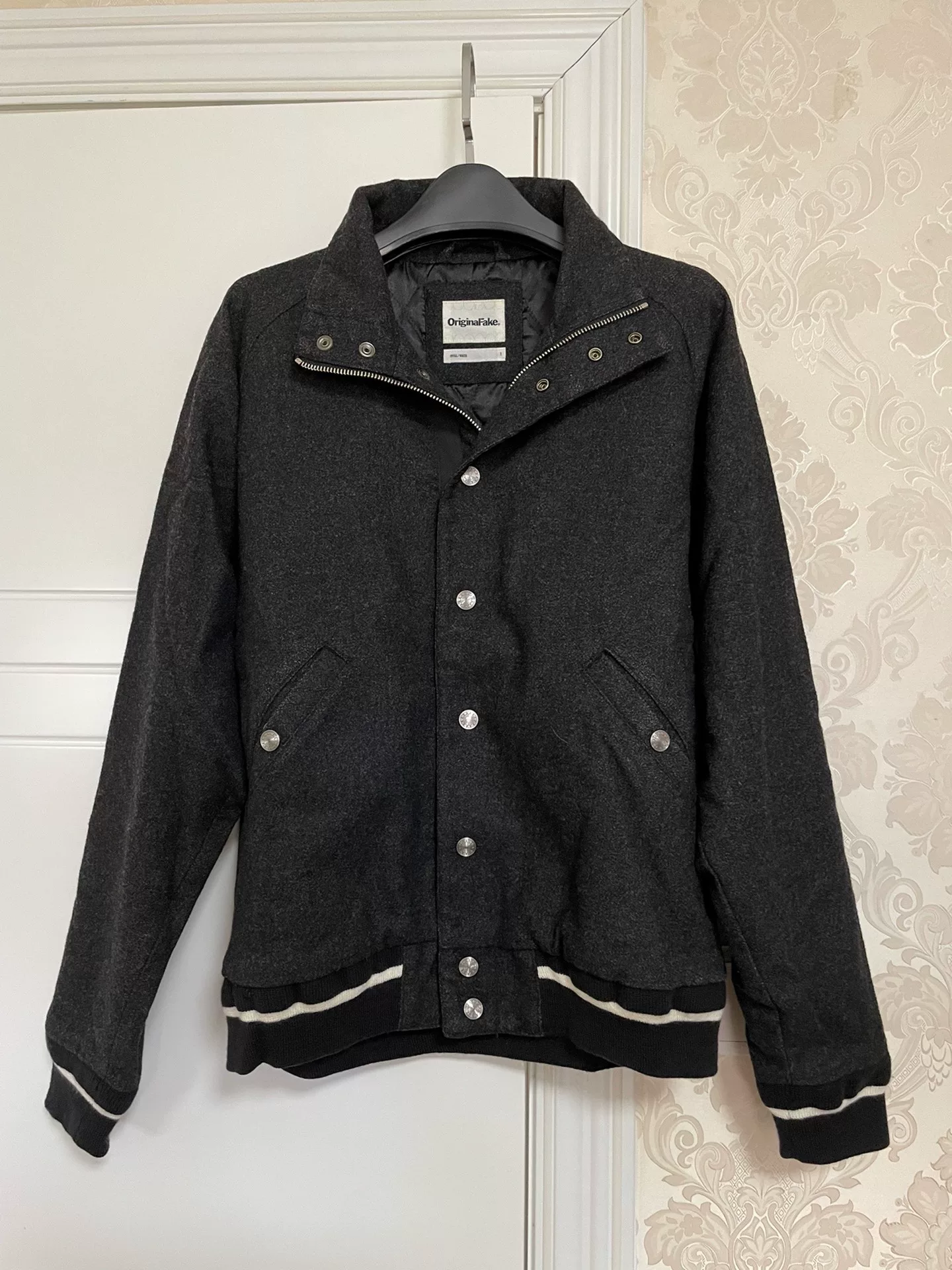 OriginalFake Kaws 09FW Collar Jacket — label