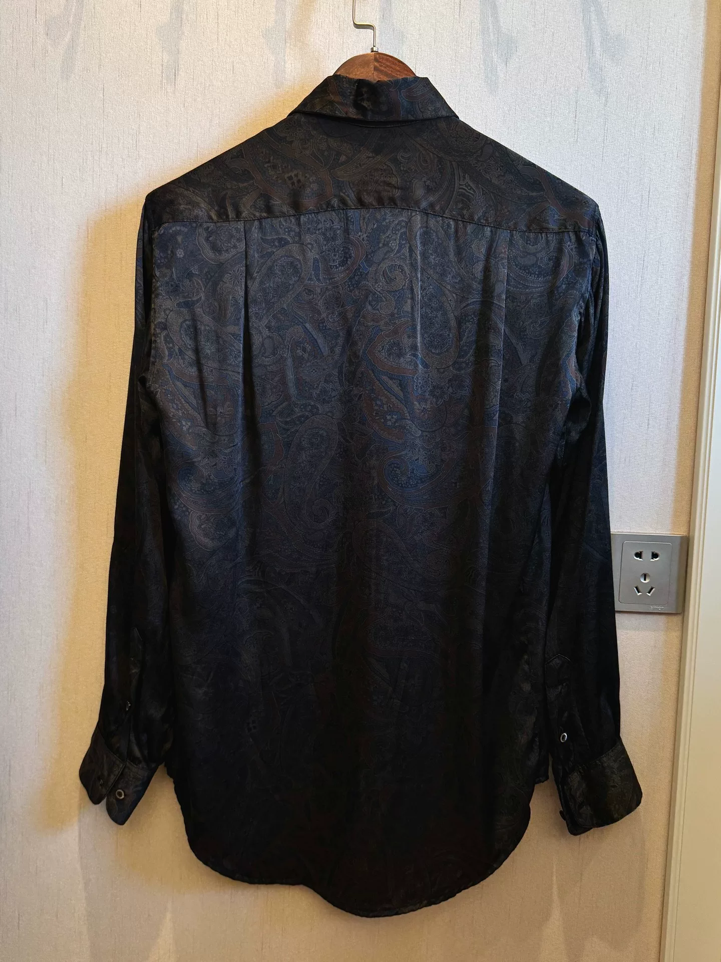 Geoffrey B Small Dark Paisley Silk Shirt — detail