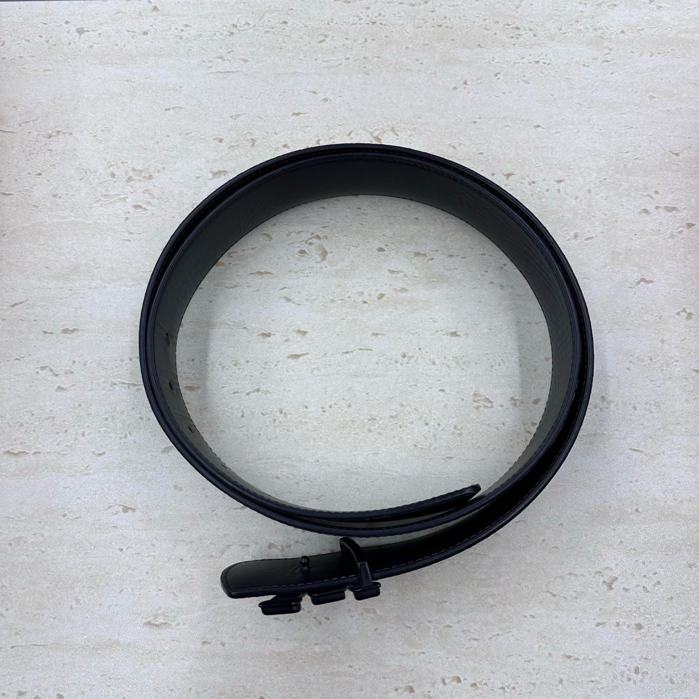 Louis Vuitton LV Initiales Monogram Leather Belt — detail