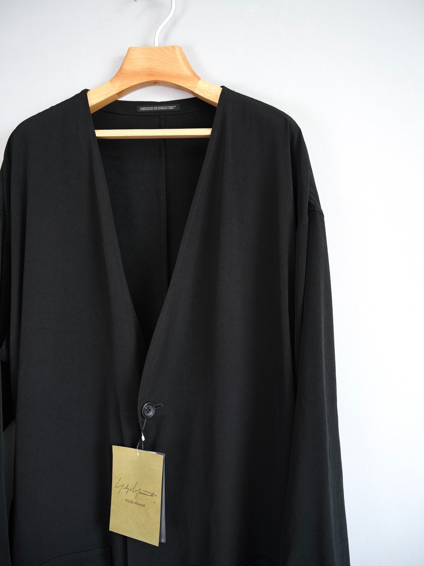 Yohji Yamamoto 26SS Collarless Belted Coat — detail