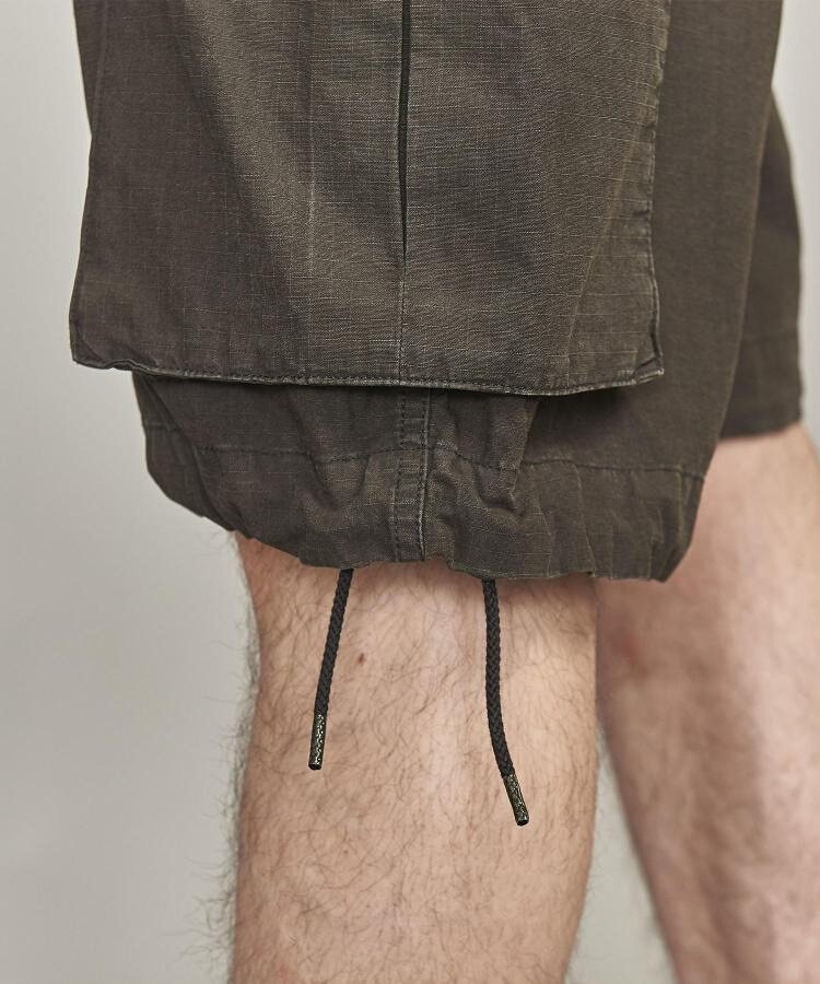 BEAUTY&YOUTH Wax-Dyed Ripstop 6-Pocket Cargo Shorts — label