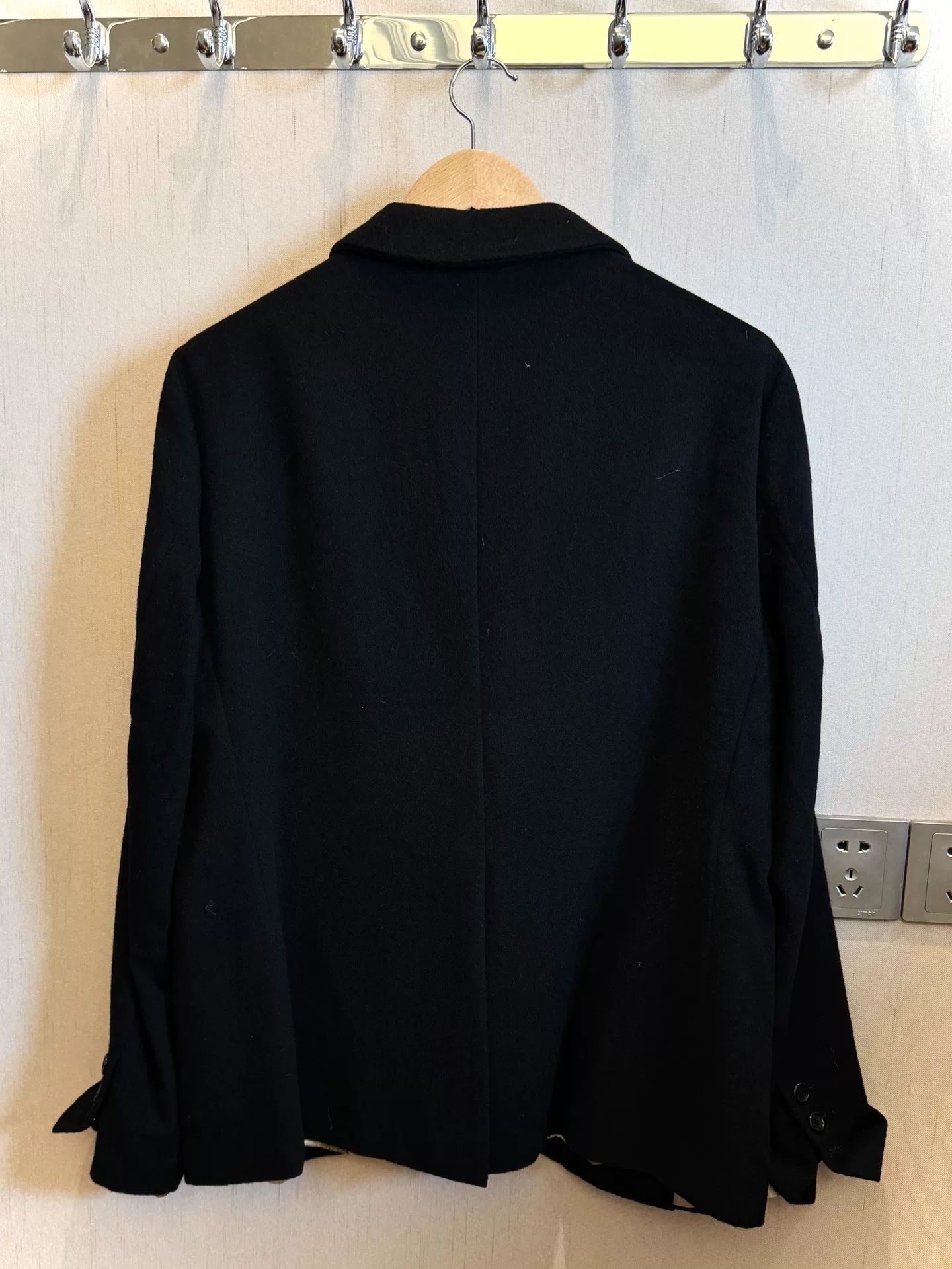 Geoffrey B Small NNJ05 Black Blazer — front