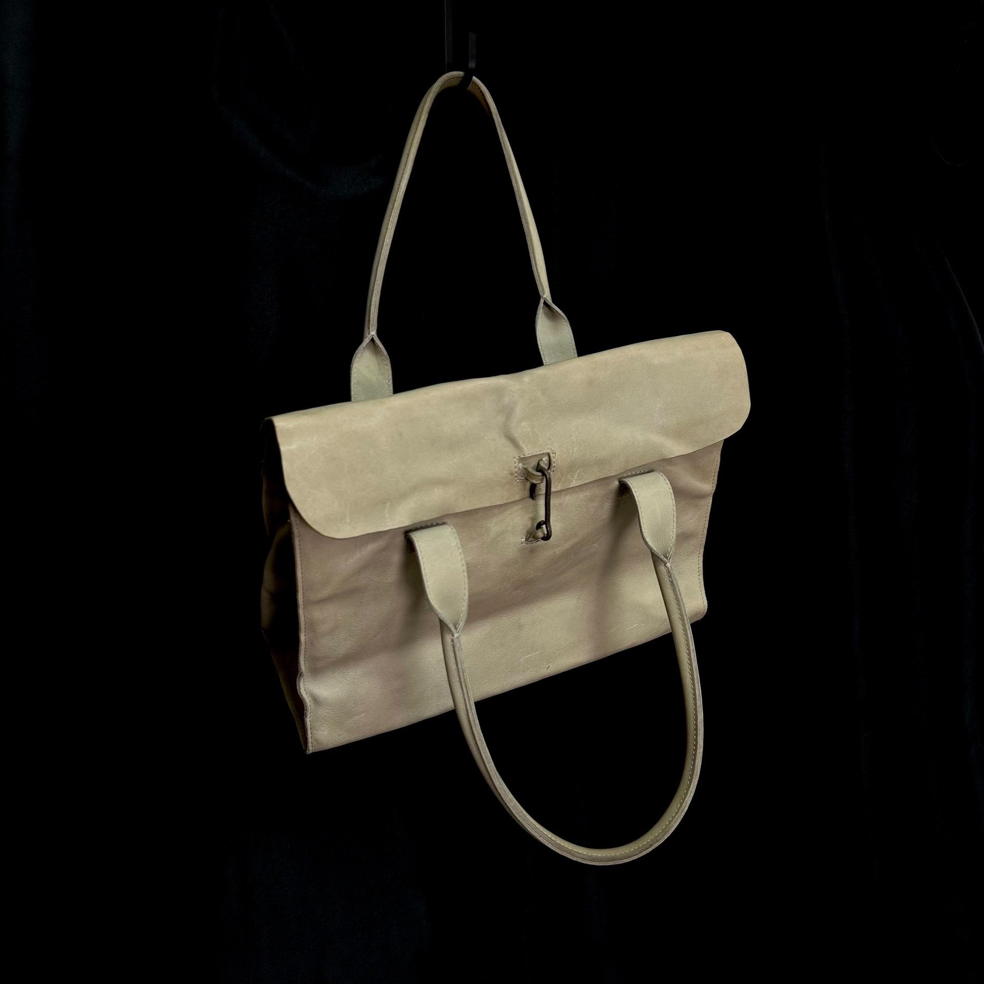 tagliovivo Camel Leather Doctor Bag — label