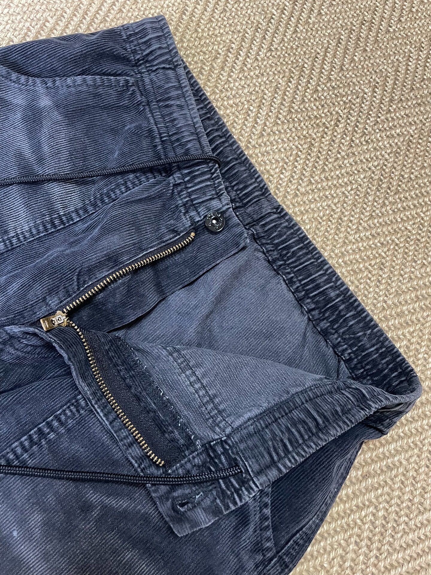 Fragment Vanquish Corduroy Shorts — label