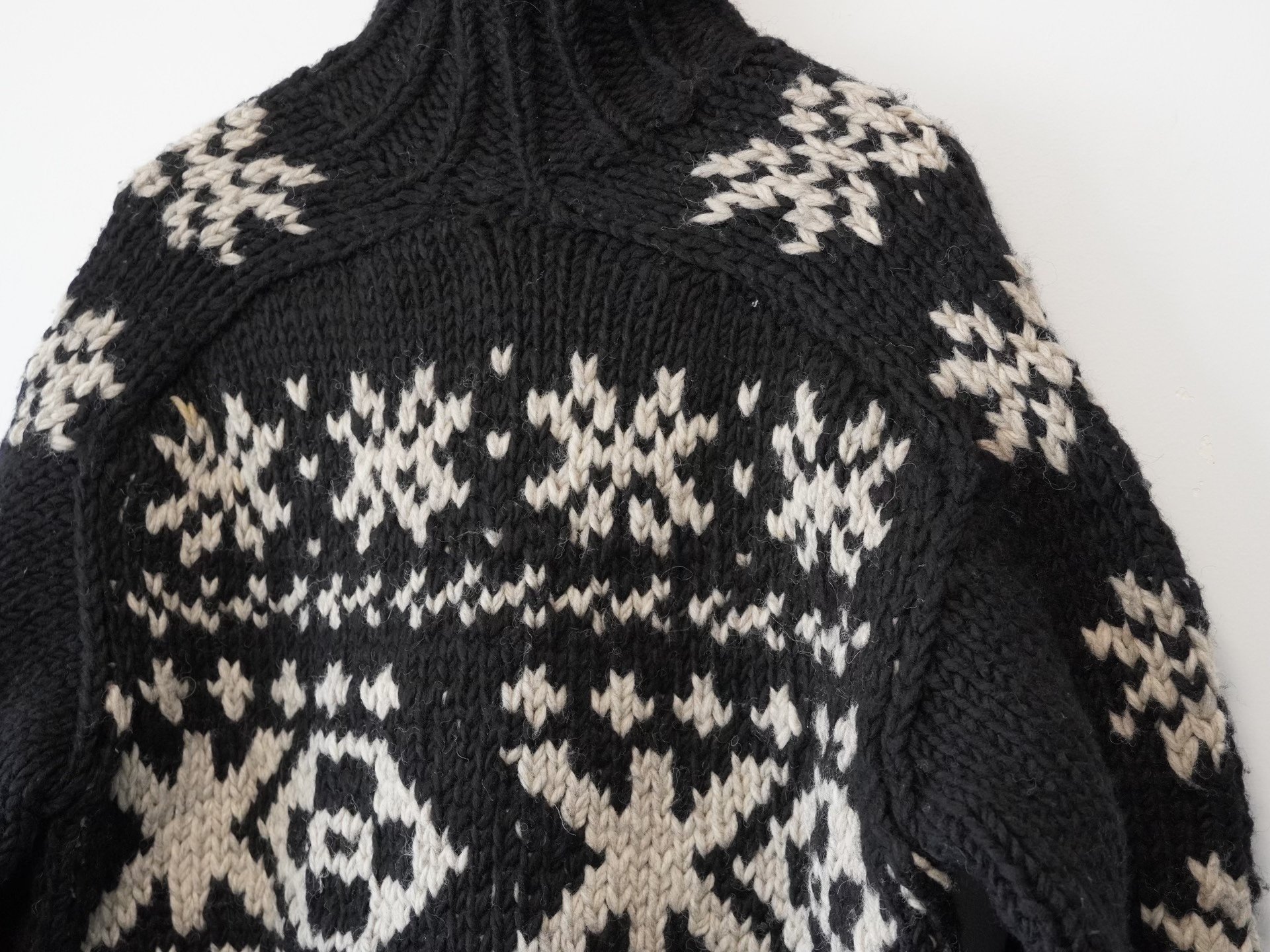Yohji Yamamoto 11AW Runway Hand-Knit Sweater — label