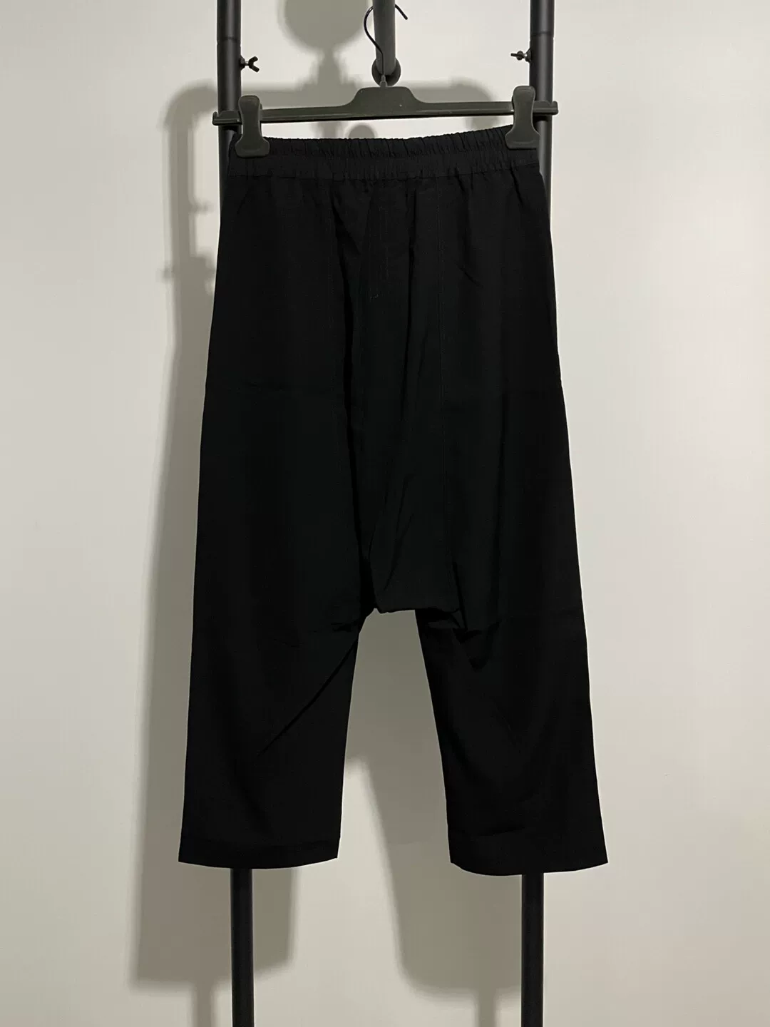 Rick Owens Black Cropped Drawstring Pants — front