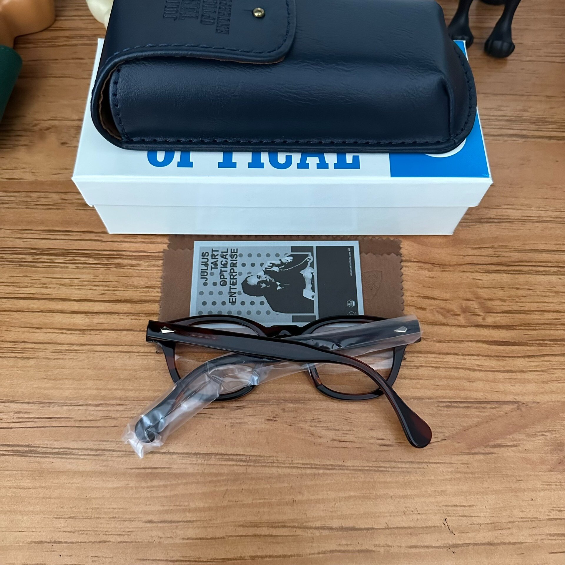 JULIUS TART OPTICAL Eyeglasses — front