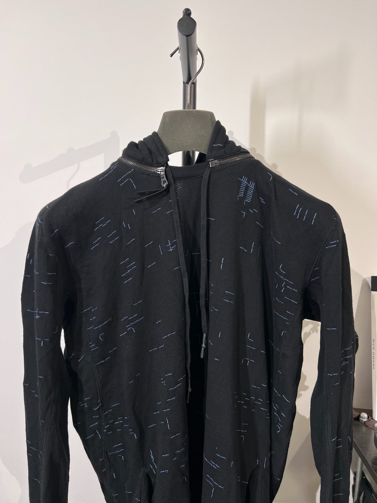 Boris Bidjan Saberi 11by bbs H1F Embroidery Hoodie — detail
