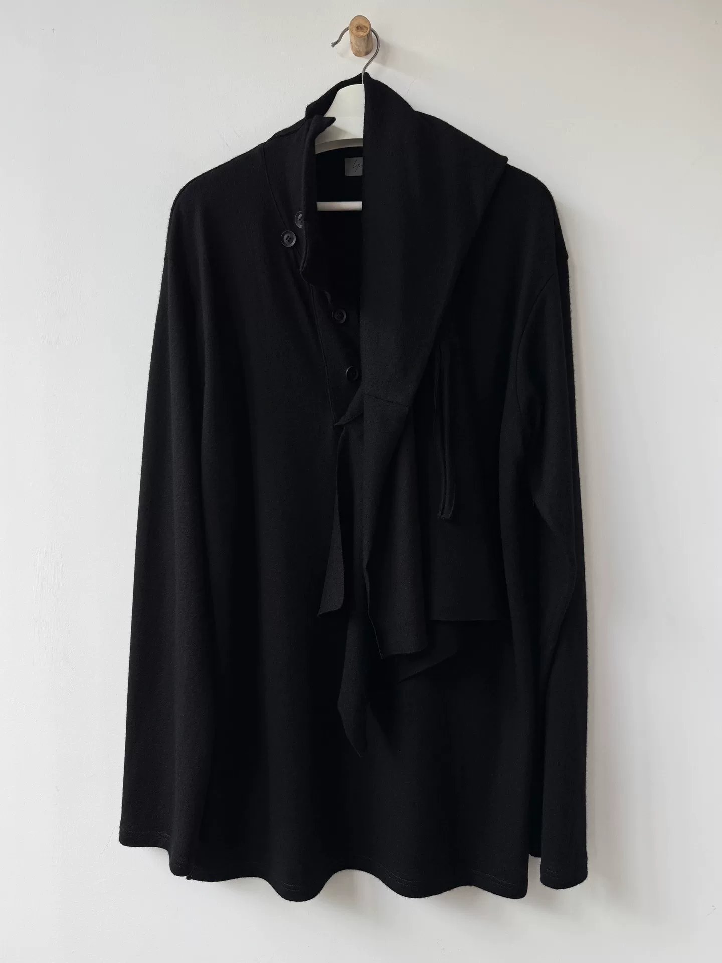 Yohji Yamamoto 23AW Asymmetric Collar Wool Top — detail