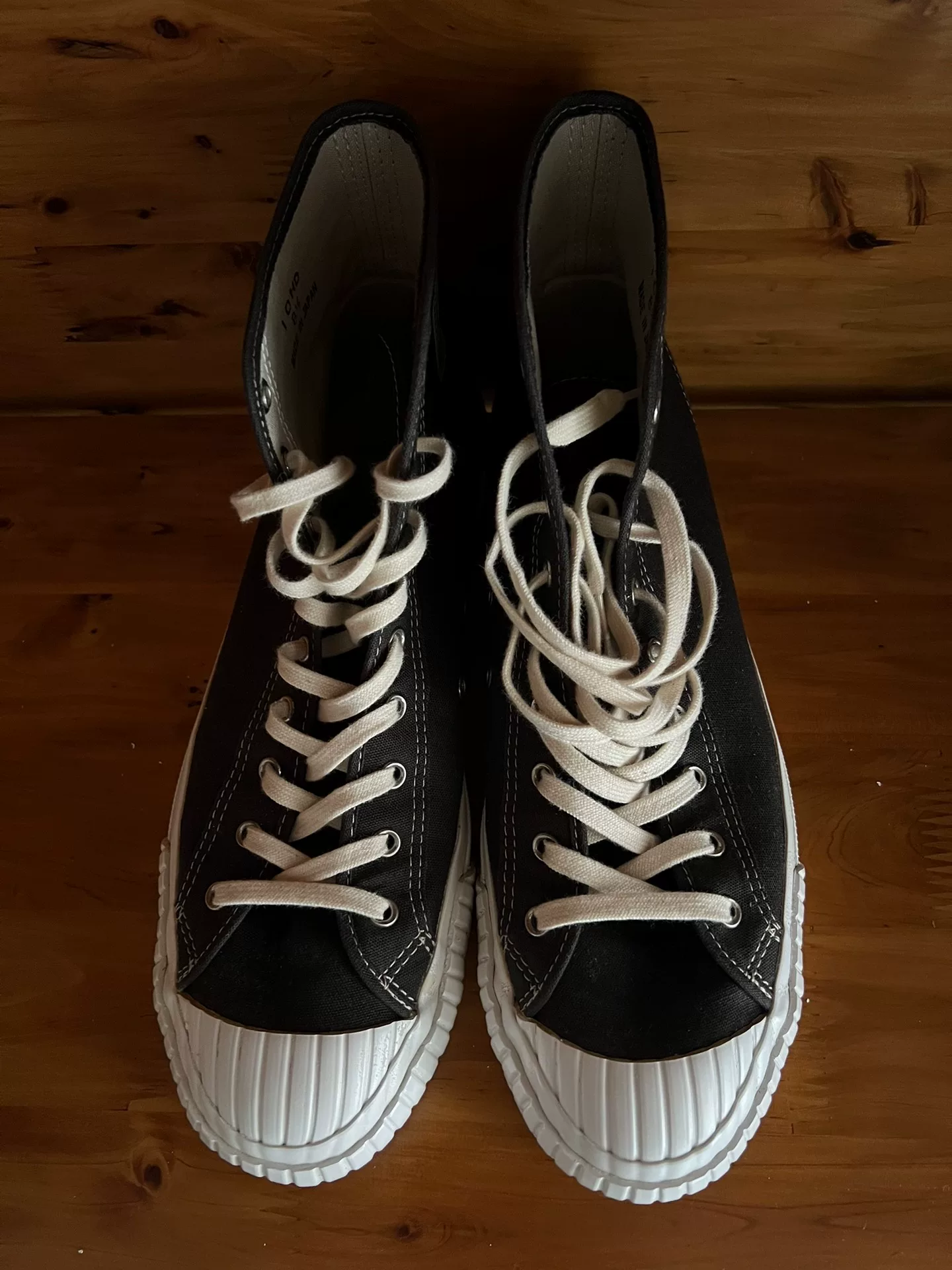 Glad Hand WEIRDO KRAZY FEET Sneaker — front