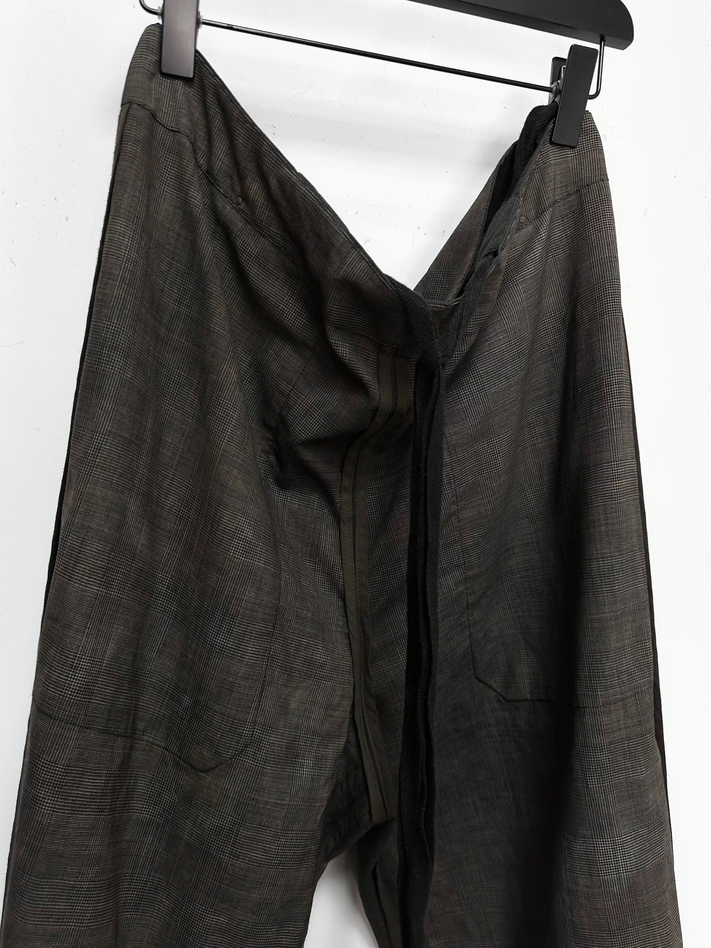 BIEK VERSTAPPEN Antique Wool Wide-Leg Pants — back