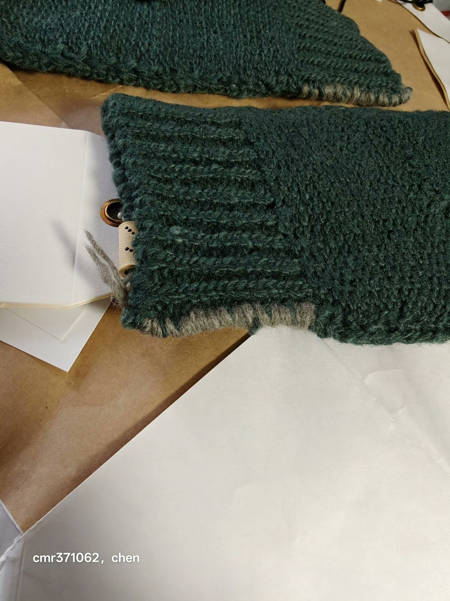 visvim 21AW Spot Knit Mitten N.D — back