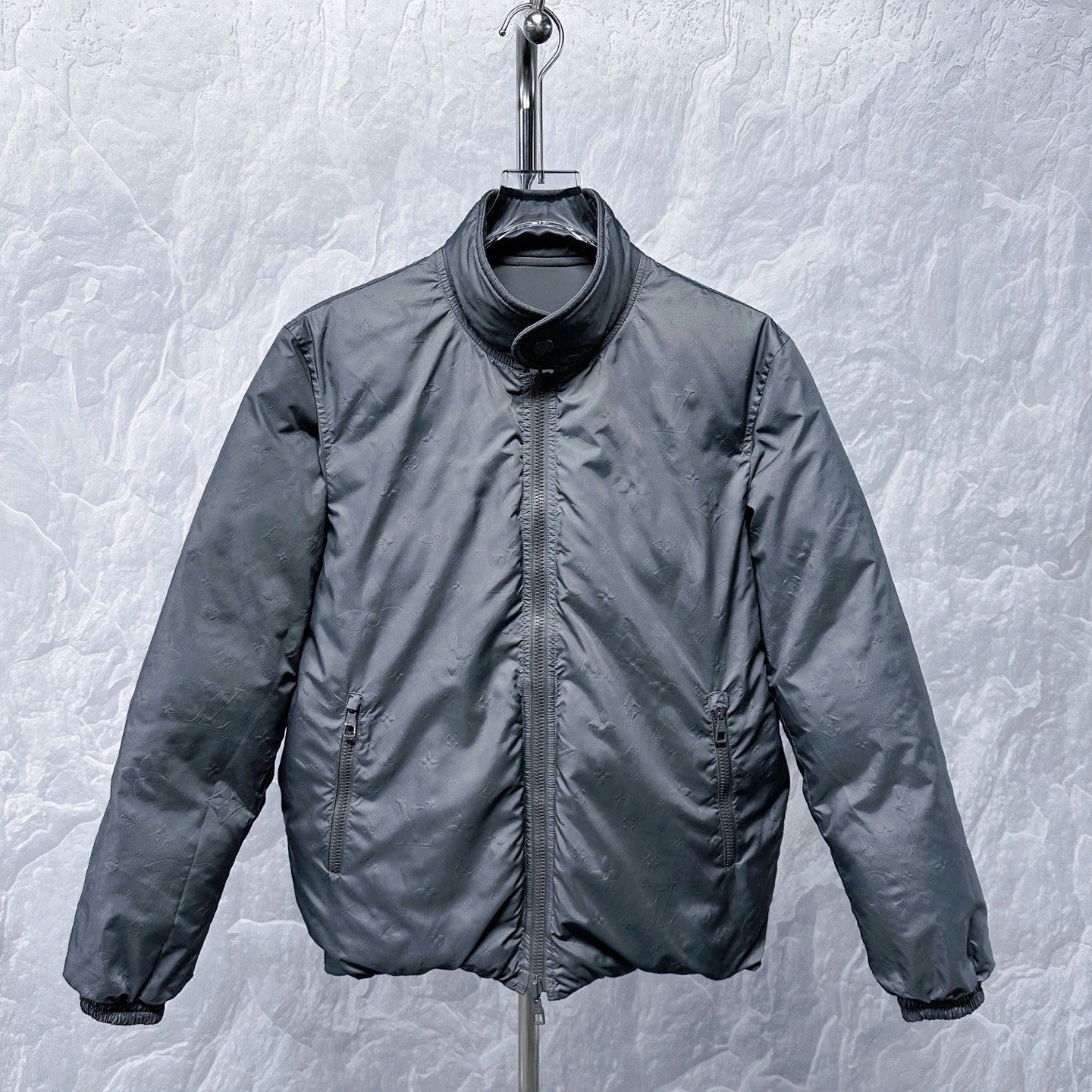Louis Vuitton Ski Capsule Down Jacket — detail