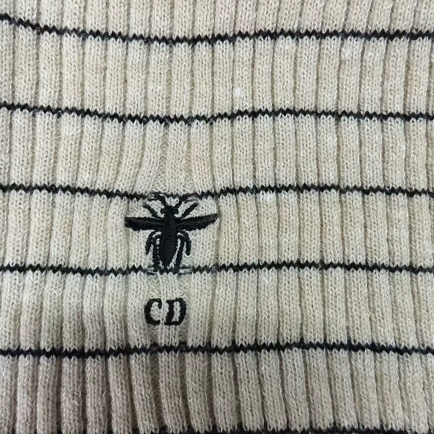 Dior Bee Embroidery Cashmere Short-Sleeve Sweater — label