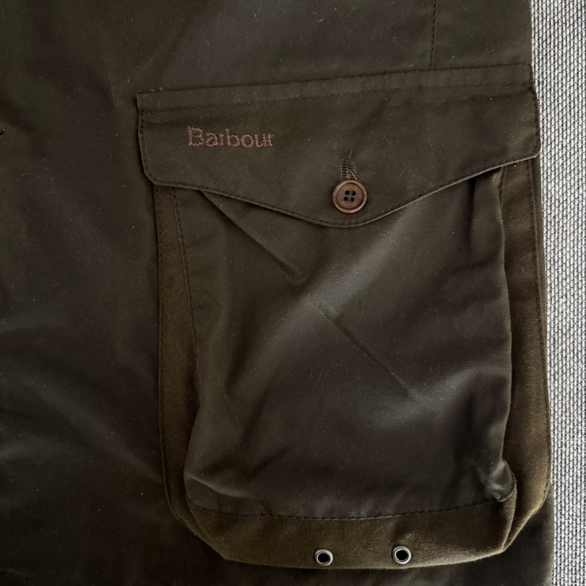 Barbour 007 Beacon Sports Waxed Jacket — label