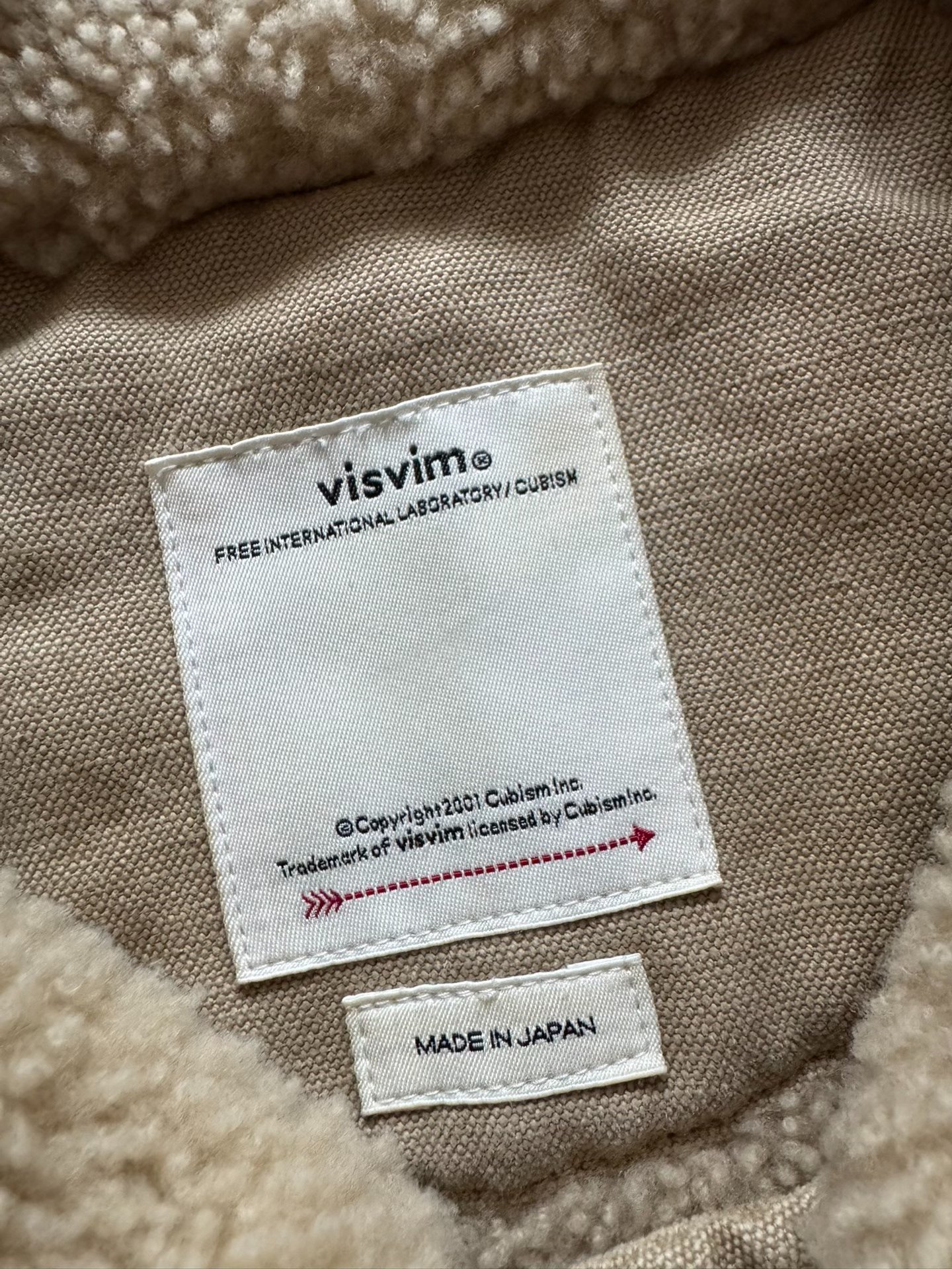 VISVIM 23AW WINFIELD SHEARLING COAT — detail