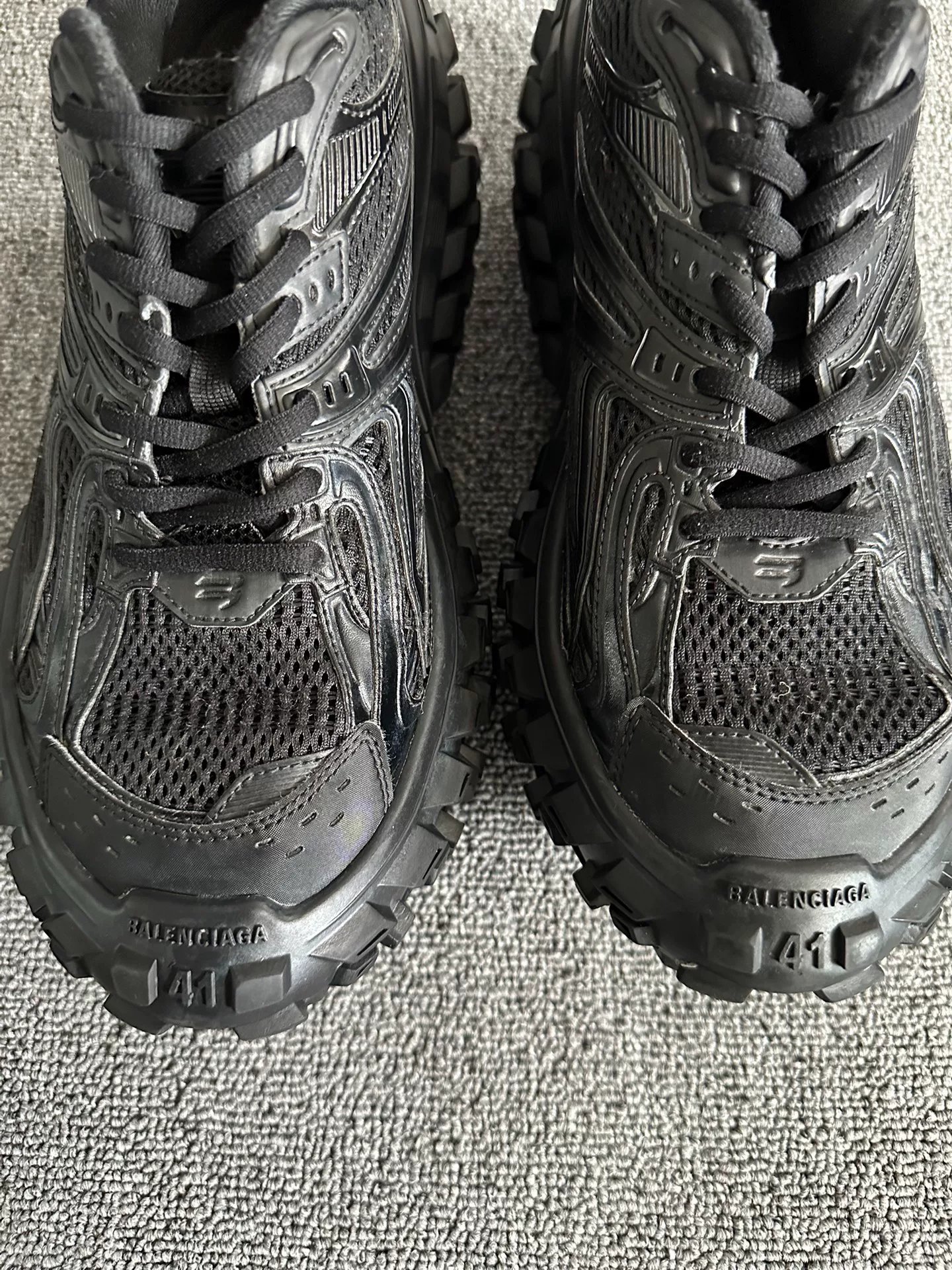 Balenciaga Defender Black Size 41 — label
