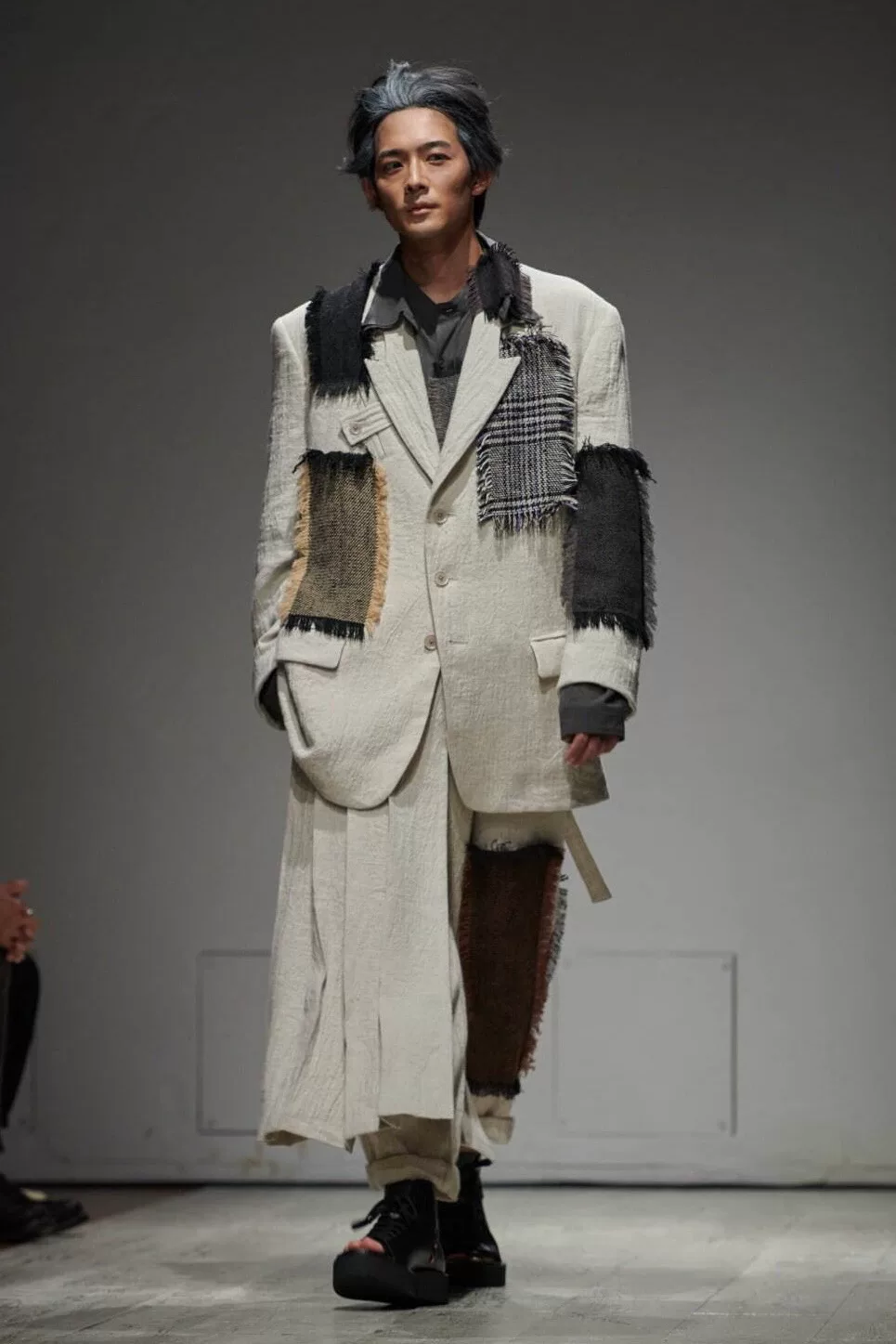 Yohji Yamamoto 23SS Serrated Collar Linen Suit — detail