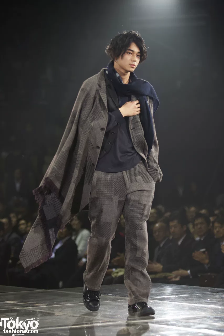 Yohji Yamamoto 2010AW Knitted Cape — front