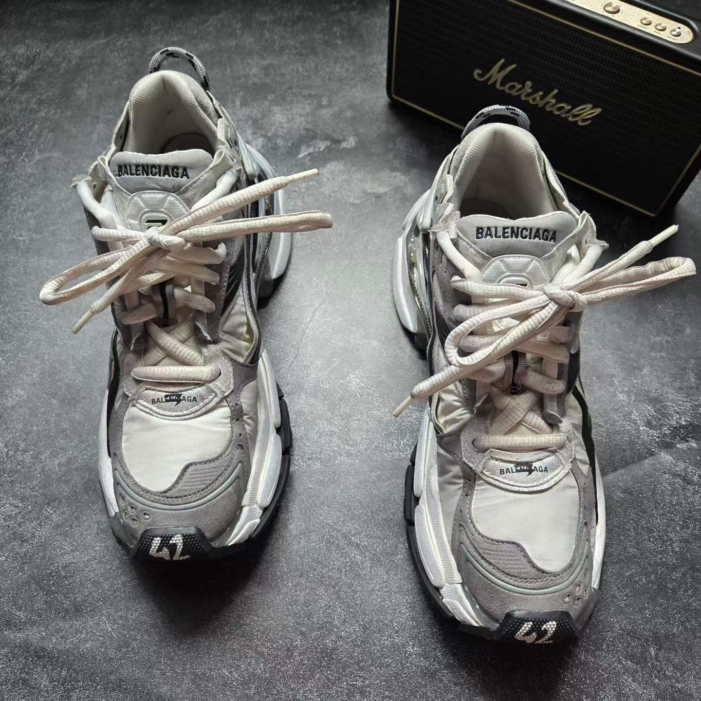 Balenciaga Runner 2.0 Black White — front