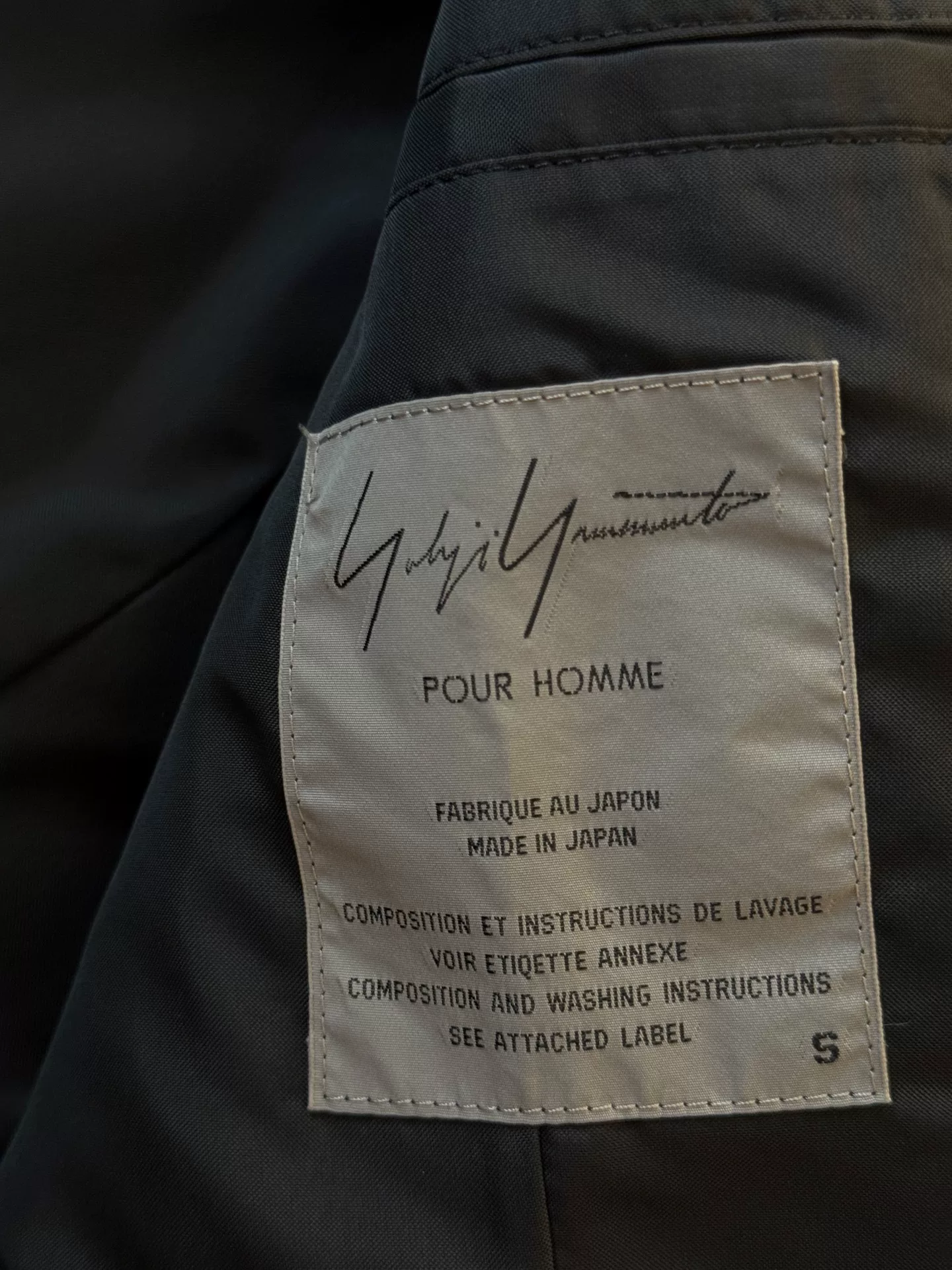Yohji Yamamoto 99aw Black Coat — detail