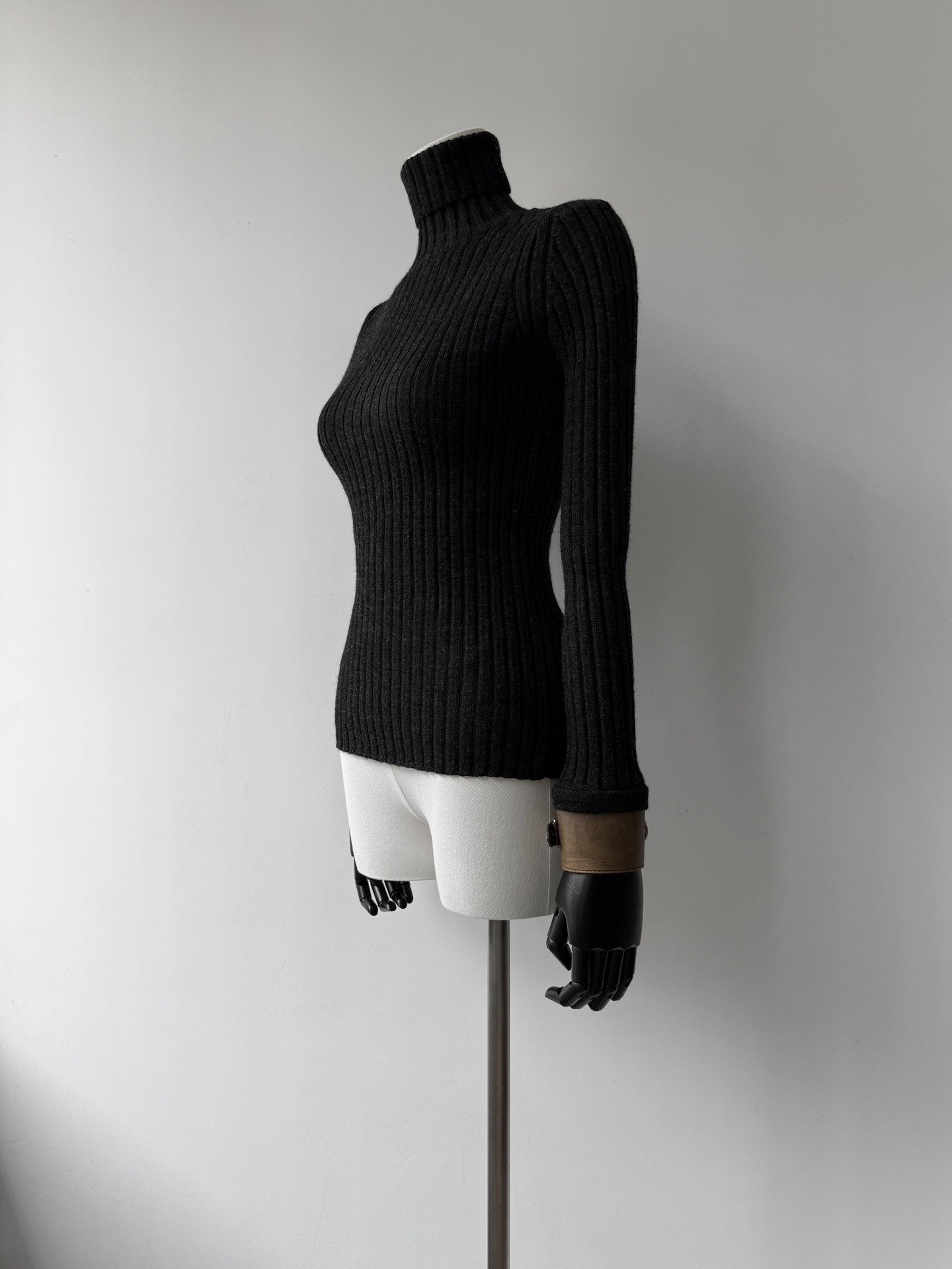 Jean Paul Gaultier Ribbed Wool Lock Bracelet Top — detail