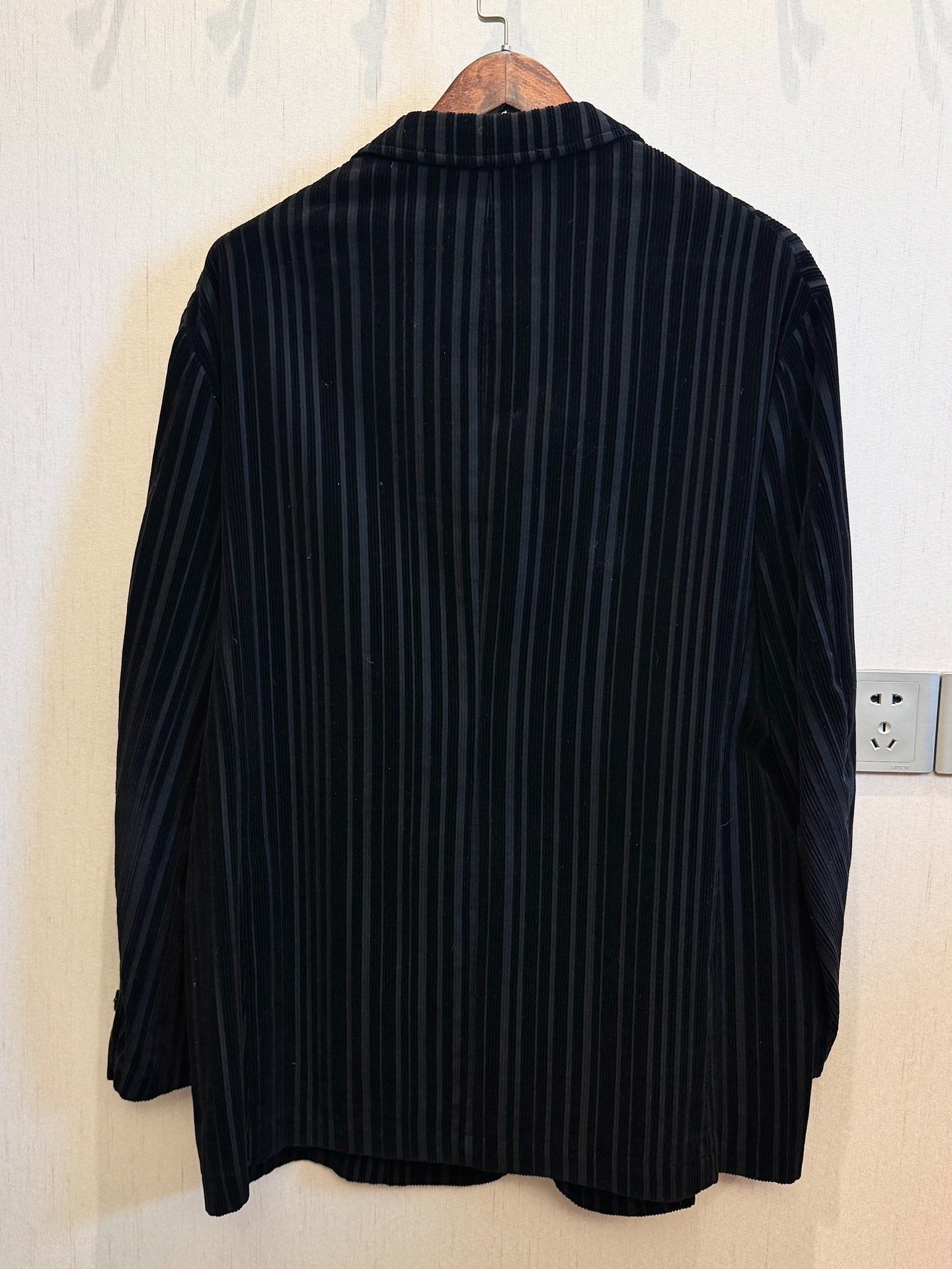 Yohji Yamamoto 96AW Velvet Striped Blazer — front