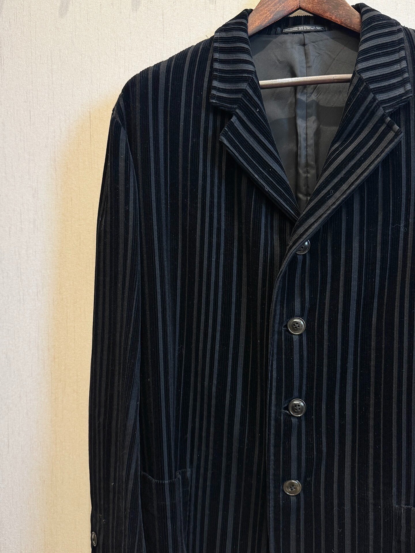 Yohji Yamamoto 96AW Velvet Striped Blazer — detail