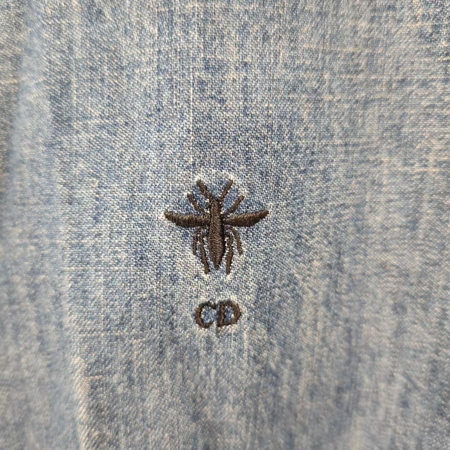 Dior Blue Denim Tiger Bee Embroidery Short Sleeve Shirt — detail