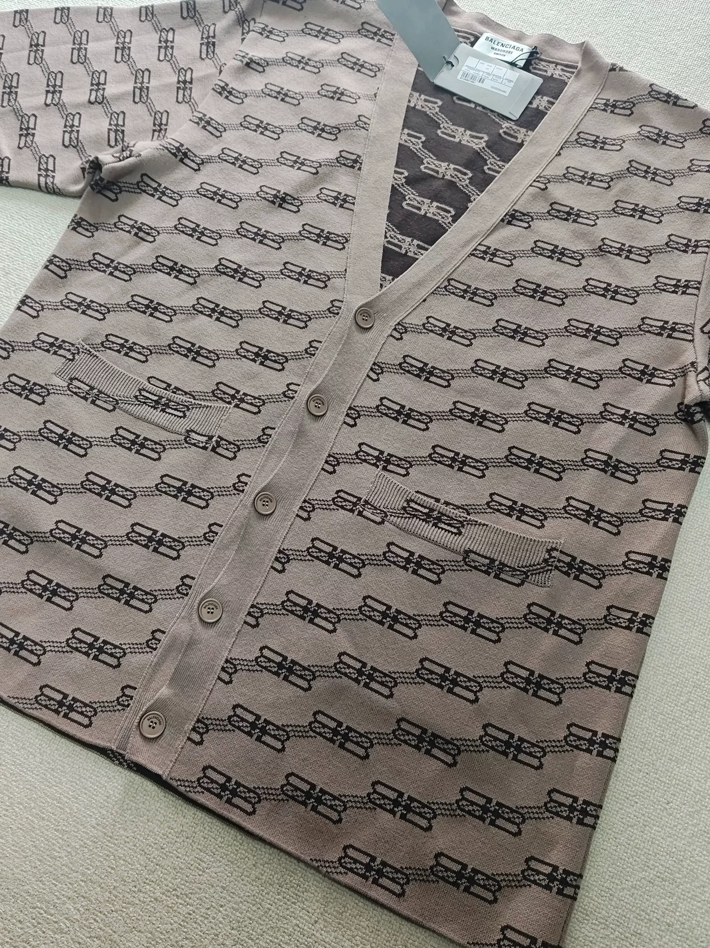 Balenciaga 23SS BB Logo Cardigan — detail