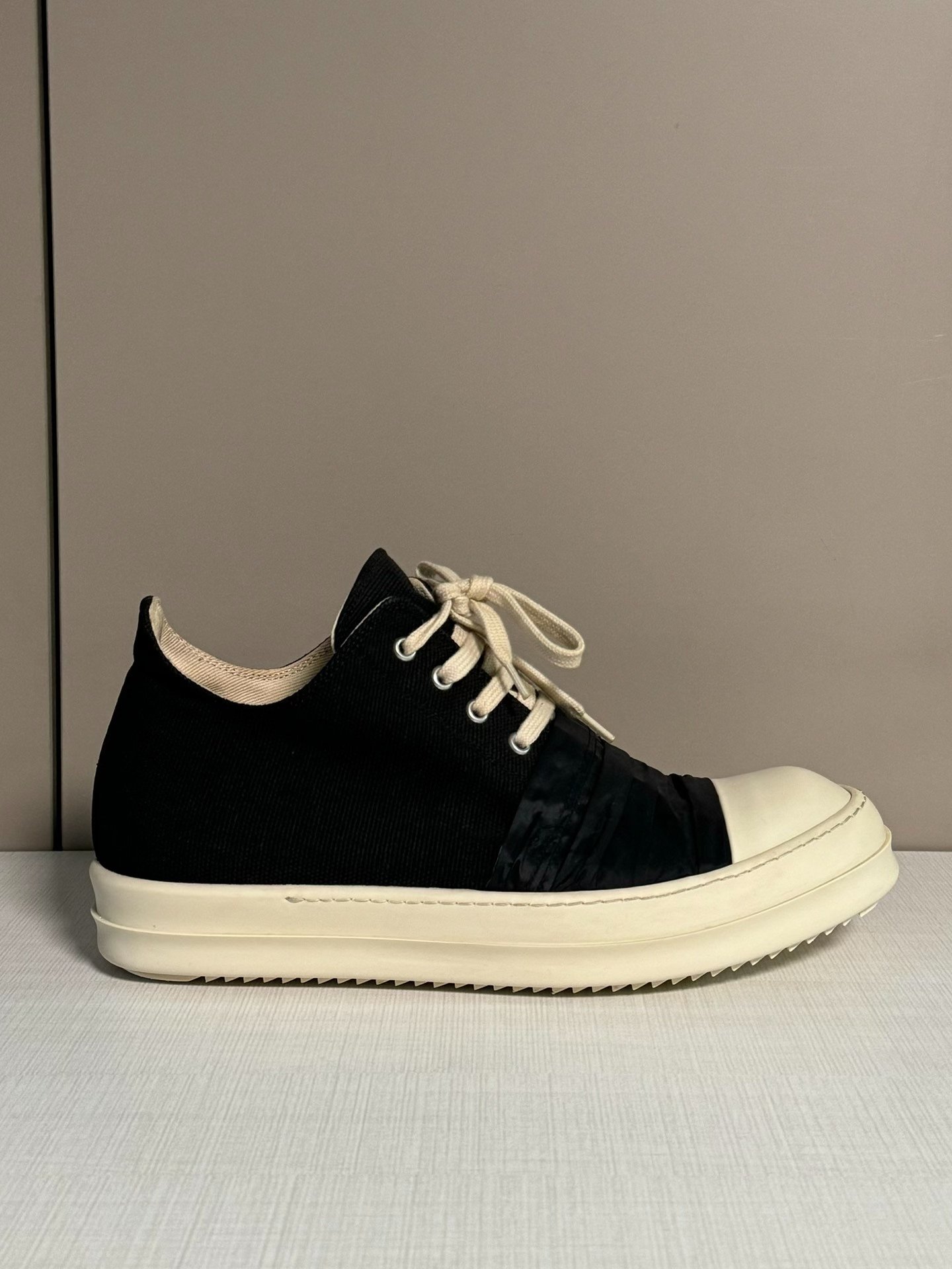 Rick Owens Low-Top Black Sneakers — detail