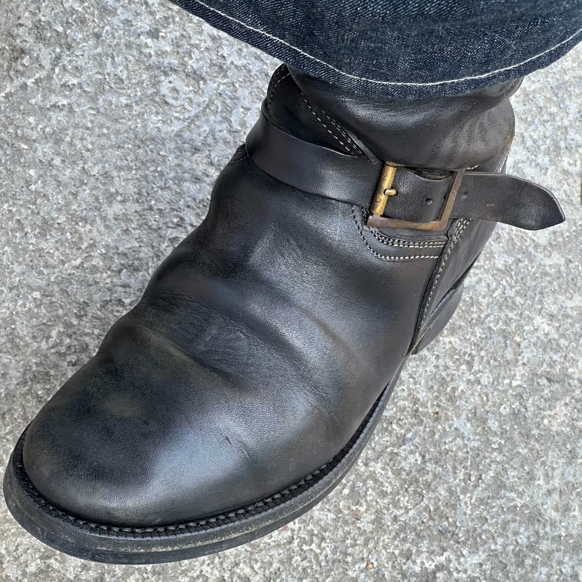 Italian Horsebutt Engineer Boots — front