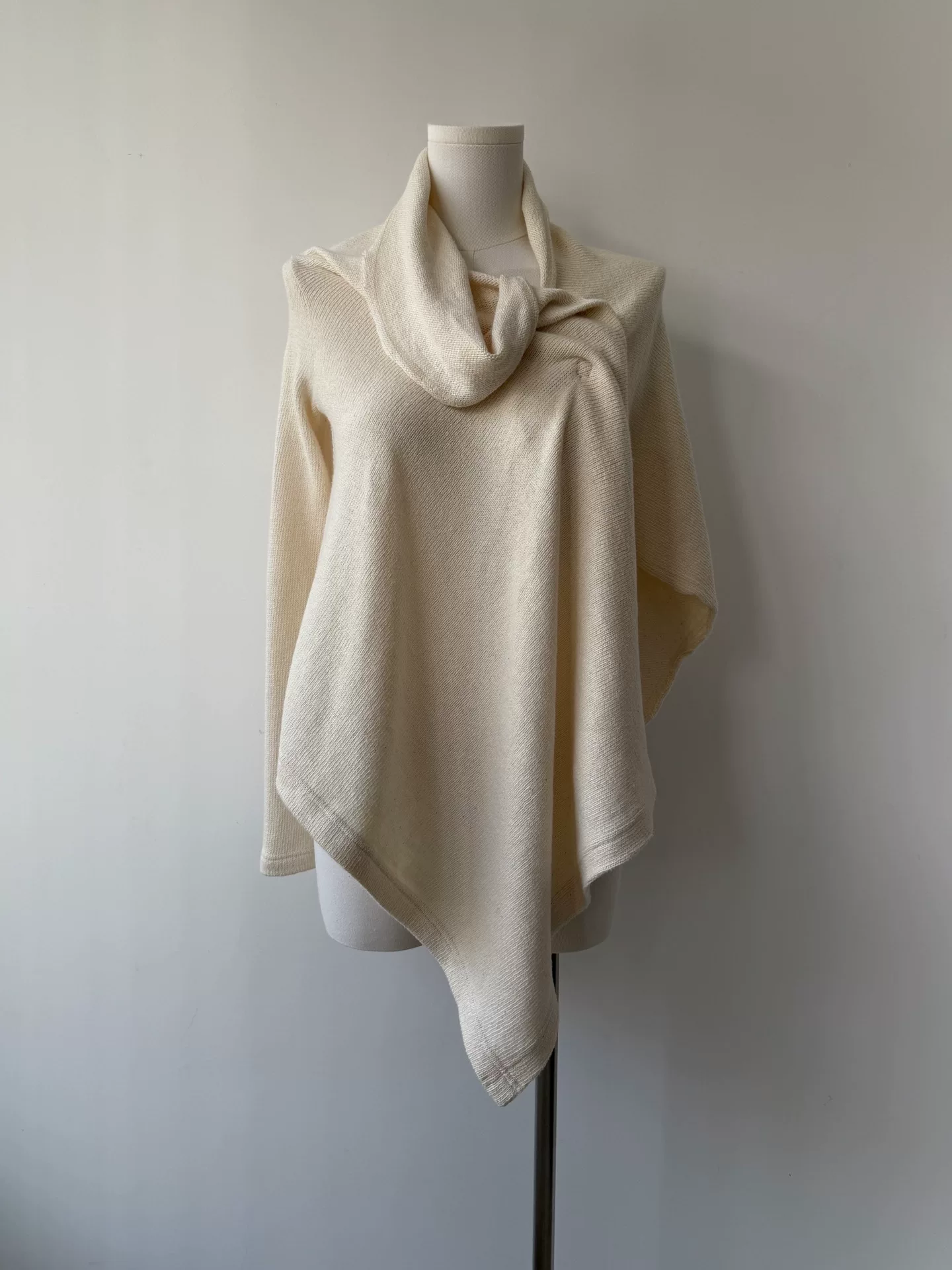 Yohji Yamamoto Y's 06AW Asymmetric Cardigan — detail