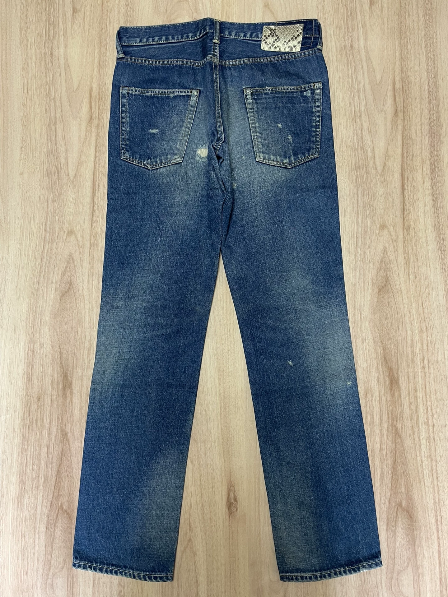 VISVIM 04D5 SOCIAL SCULPTURE DAMAGED-5 Washed Distressed Jeans — front