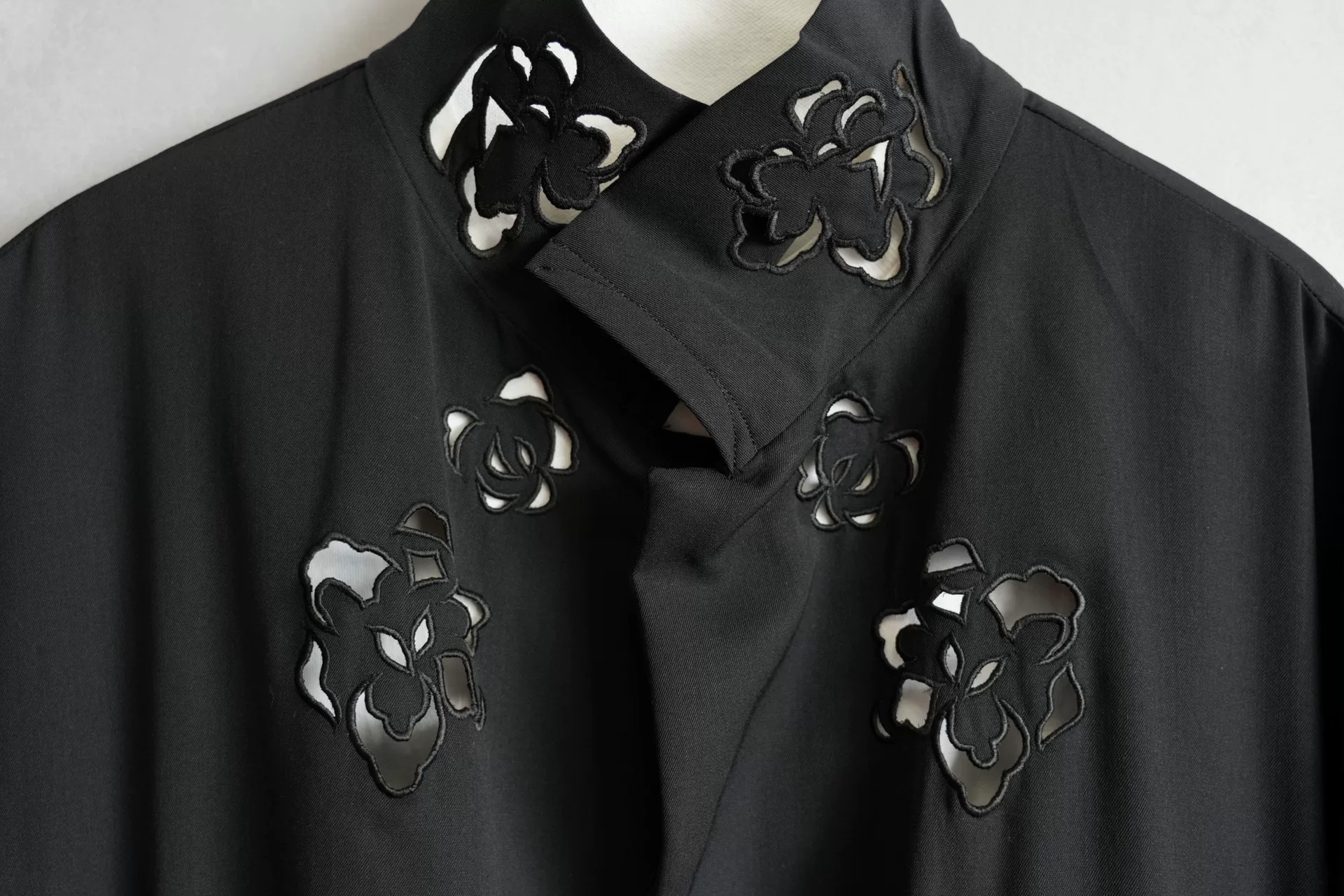 Yohji Yamamoto 96SS Rose Cut-Out Jacket — detail